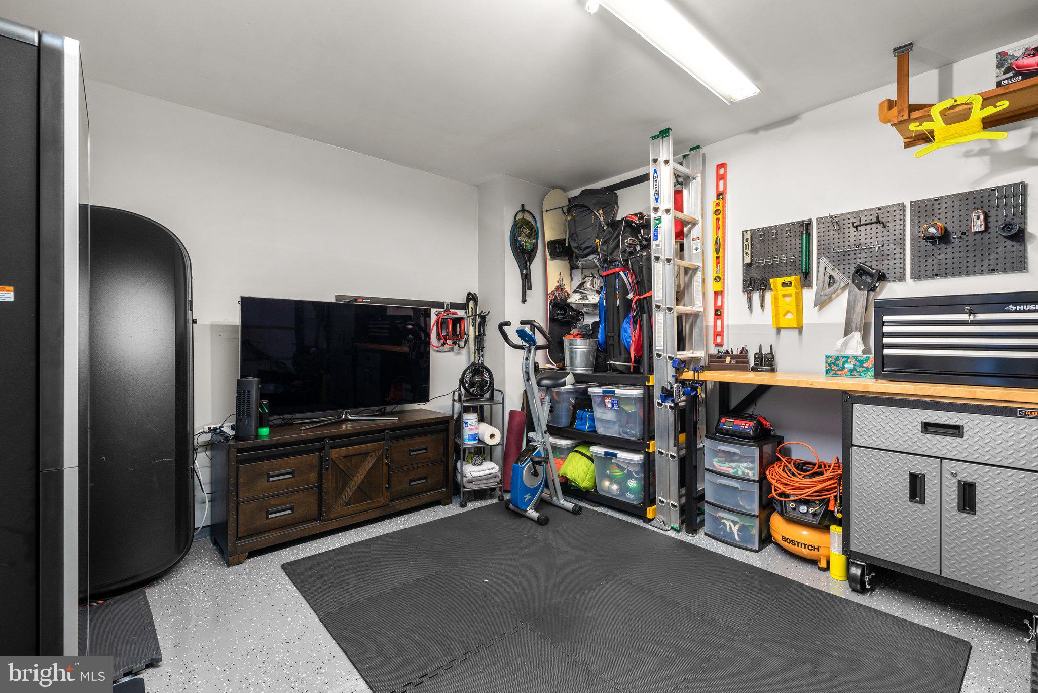 SEVEN OAKS - Residential