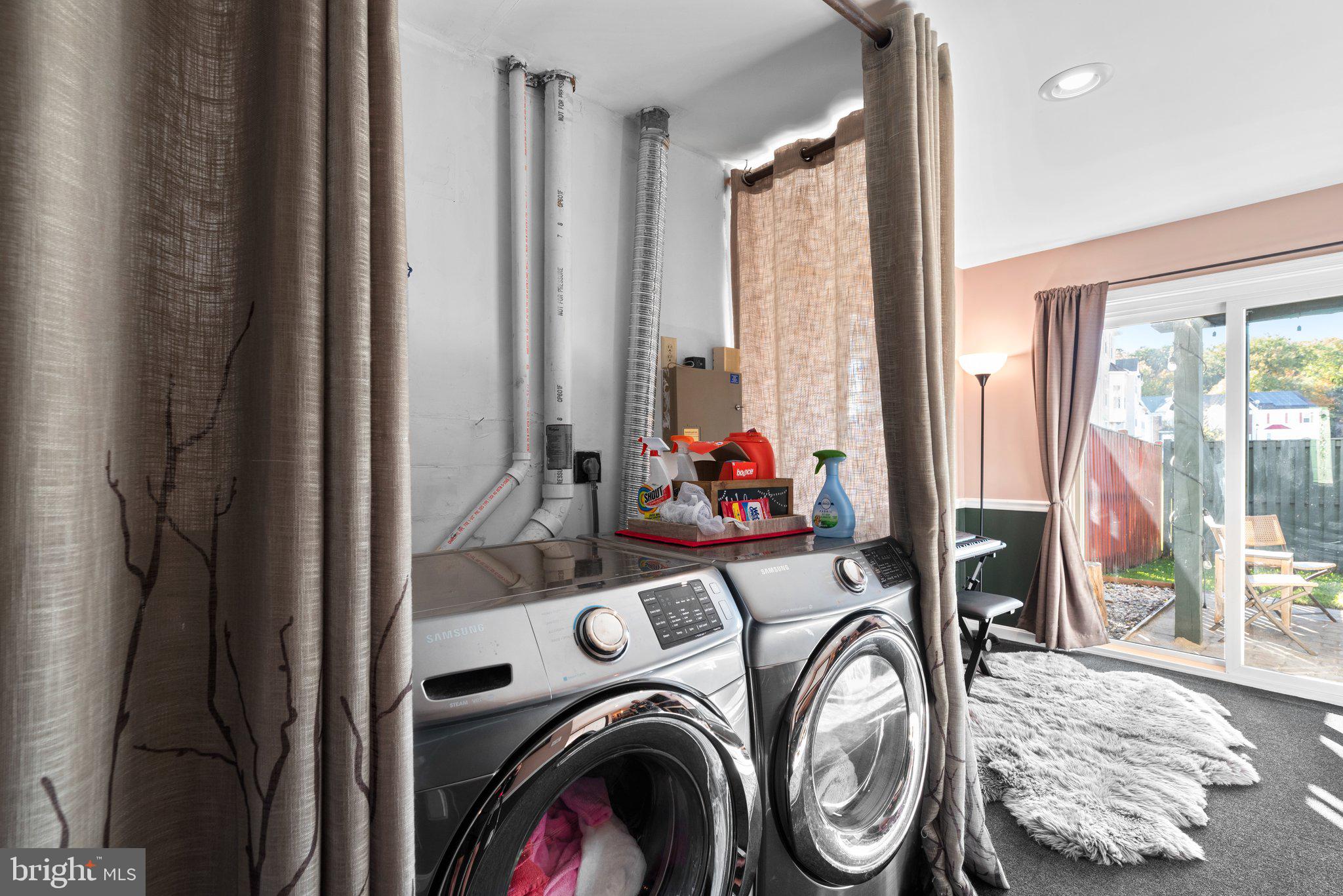 SEVEN OAKS - Residential