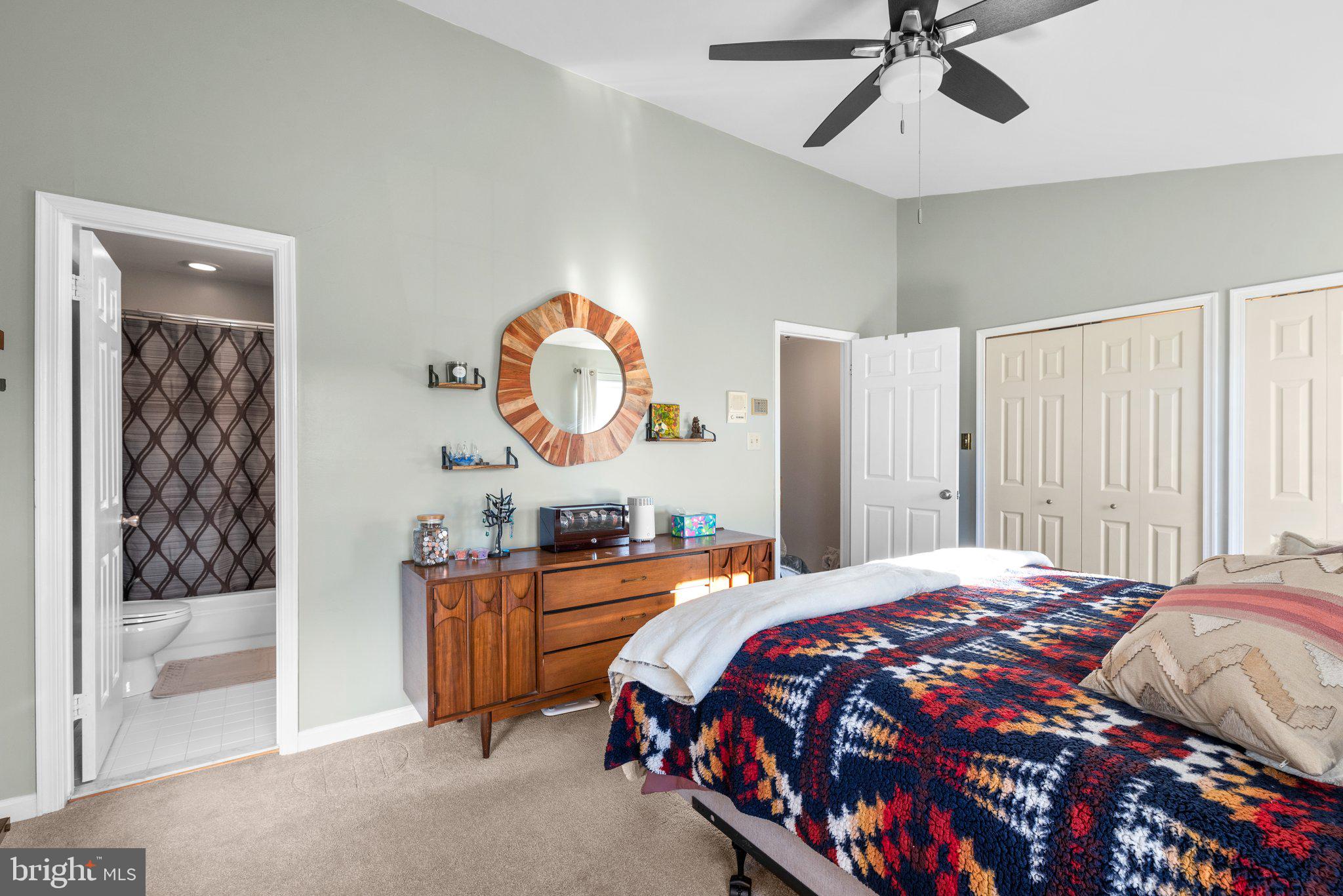 SEVEN OAKS - Residential