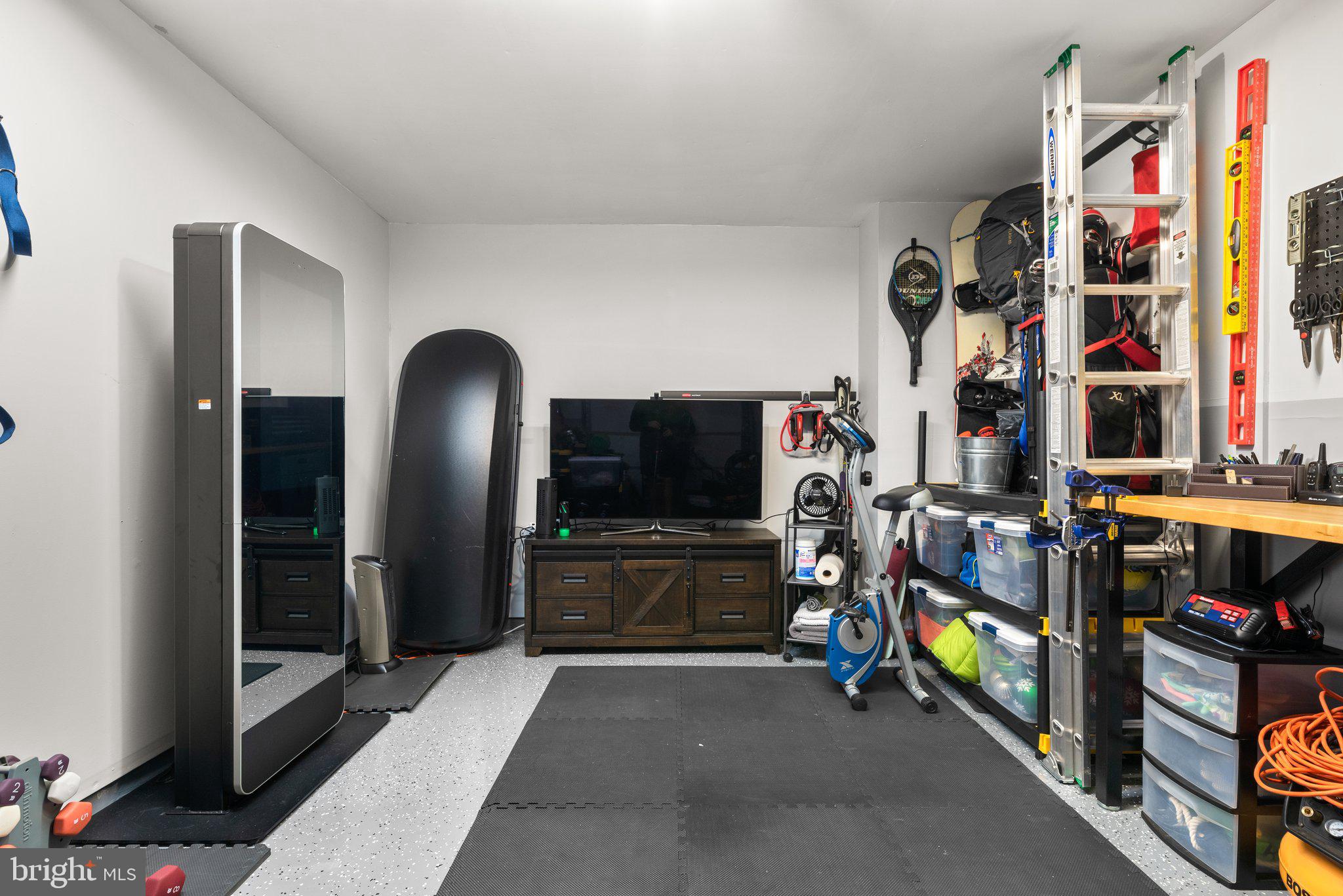 SEVEN OAKS - Residential