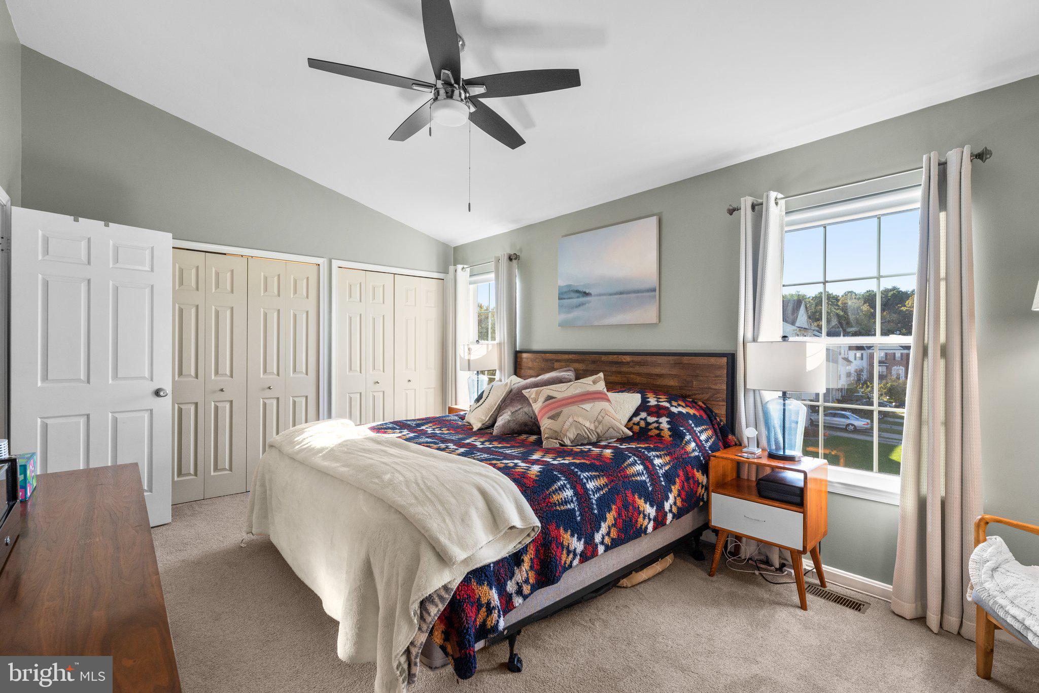 SEVEN OAKS - Residential