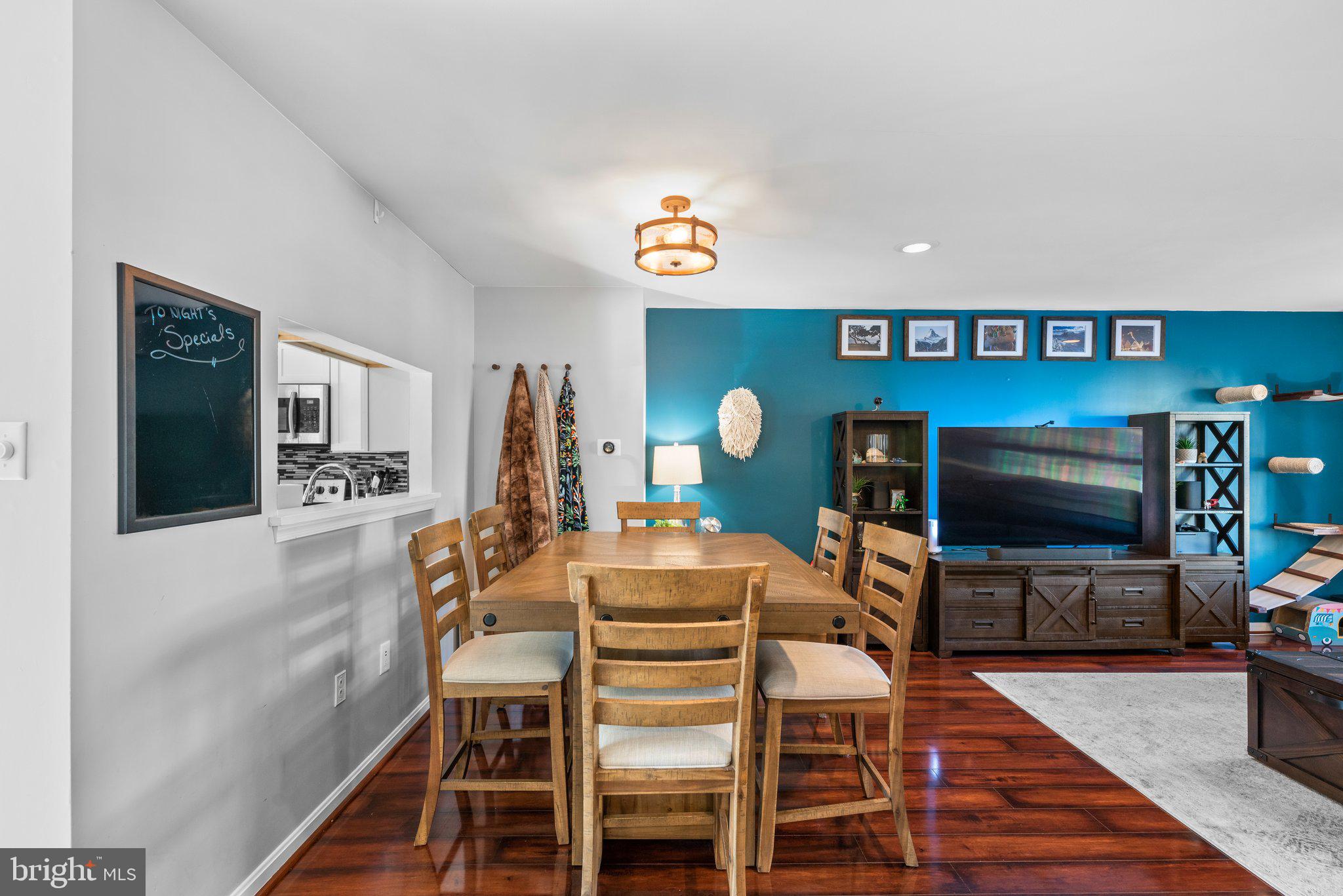 SEVEN OAKS - Residential