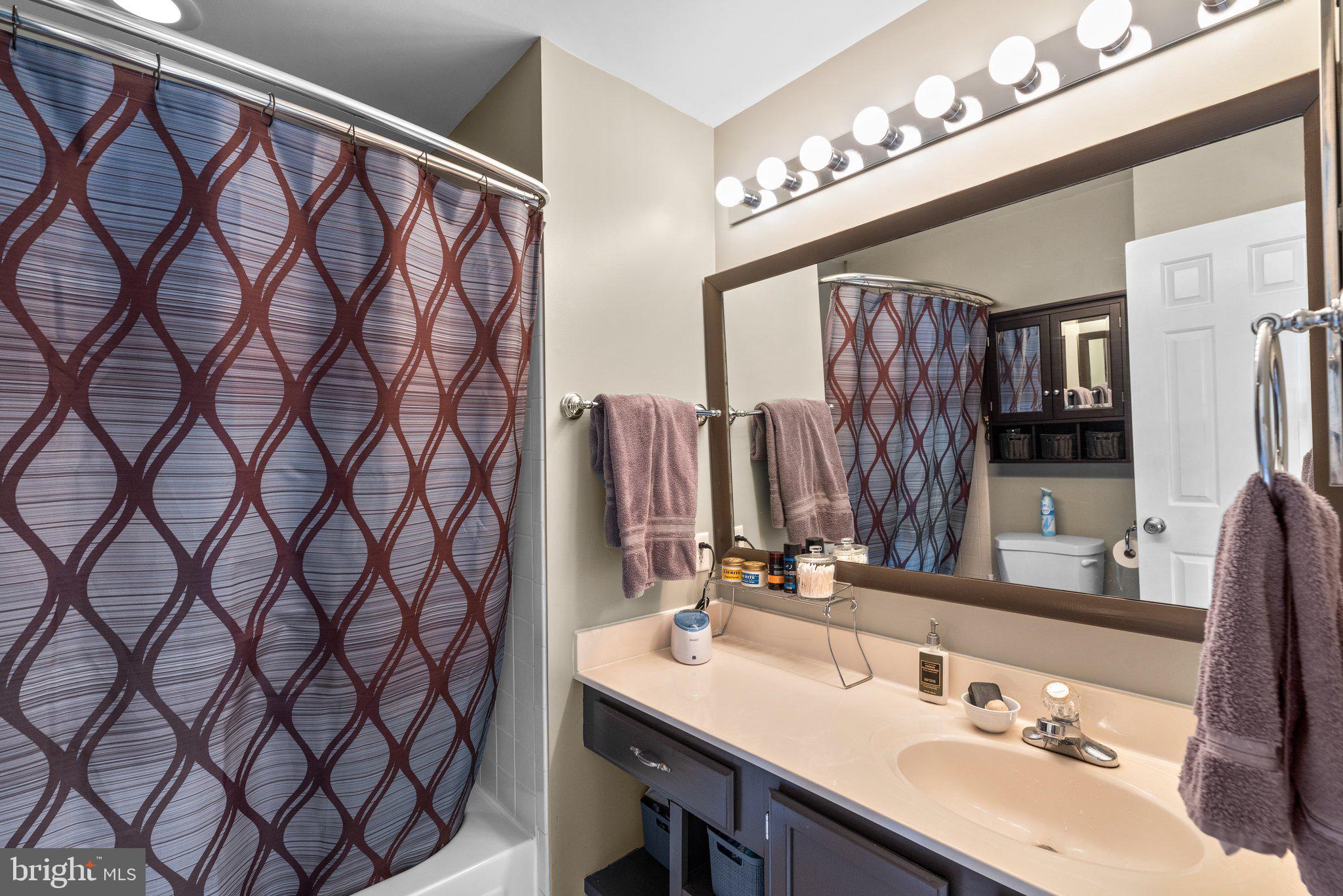 SEVEN OAKS - Residential