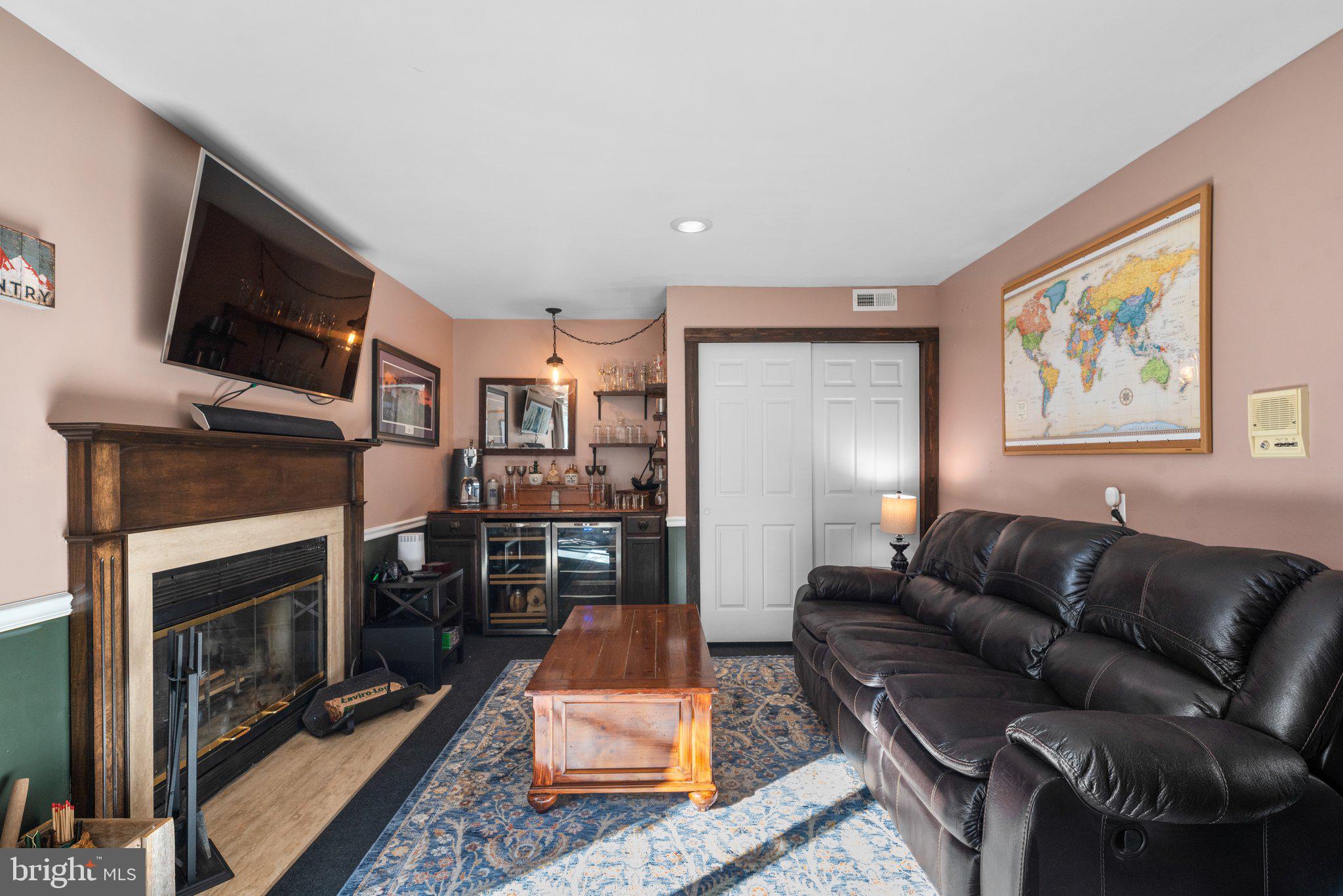 SEVEN OAKS - Residential