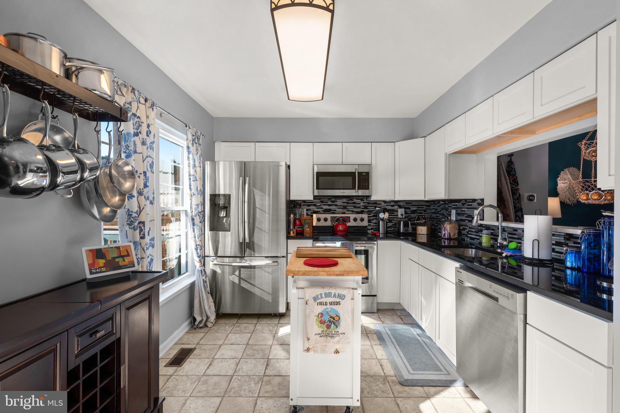 SEVEN OAKS - Residential