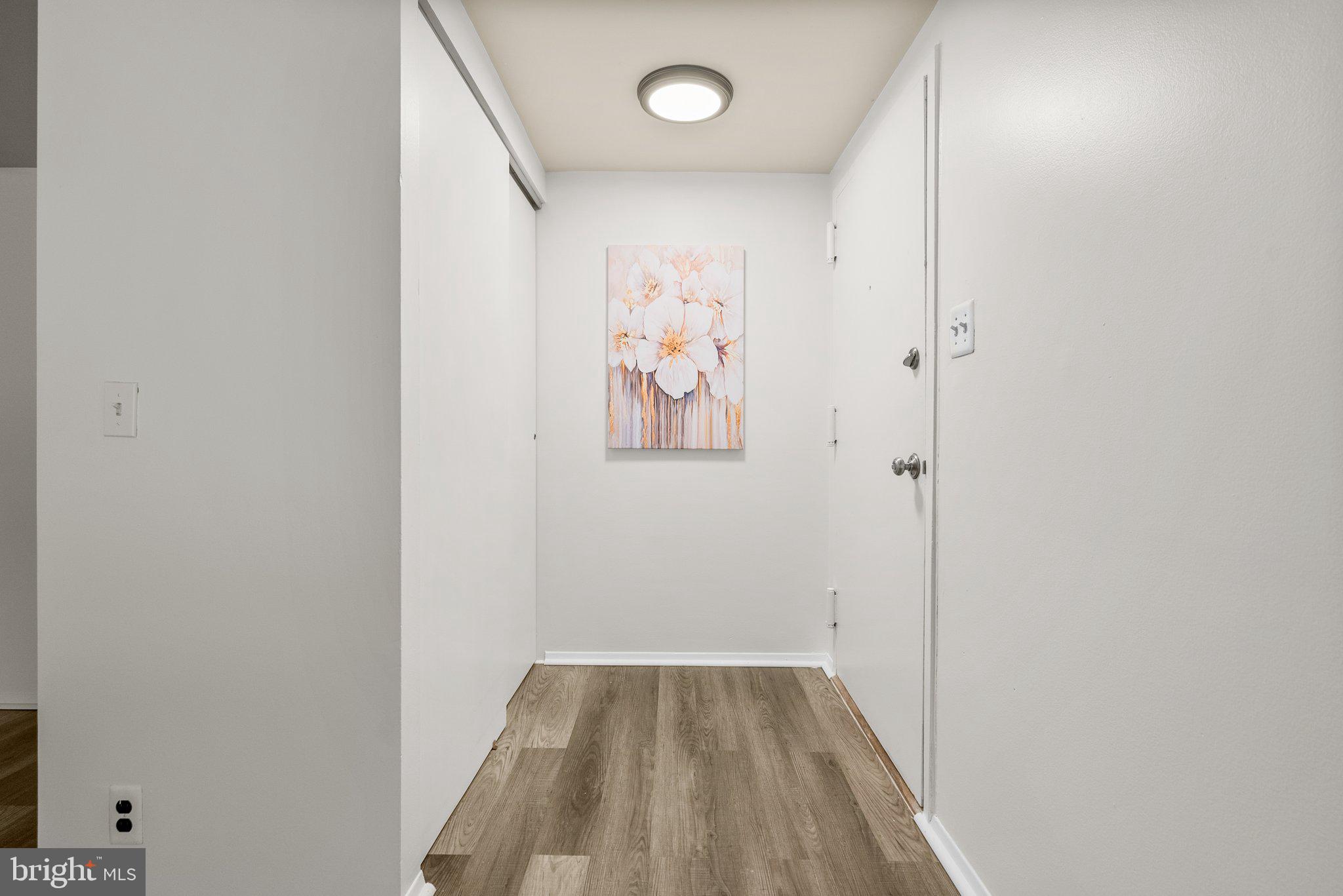 HYDE PARK - Residential Lease