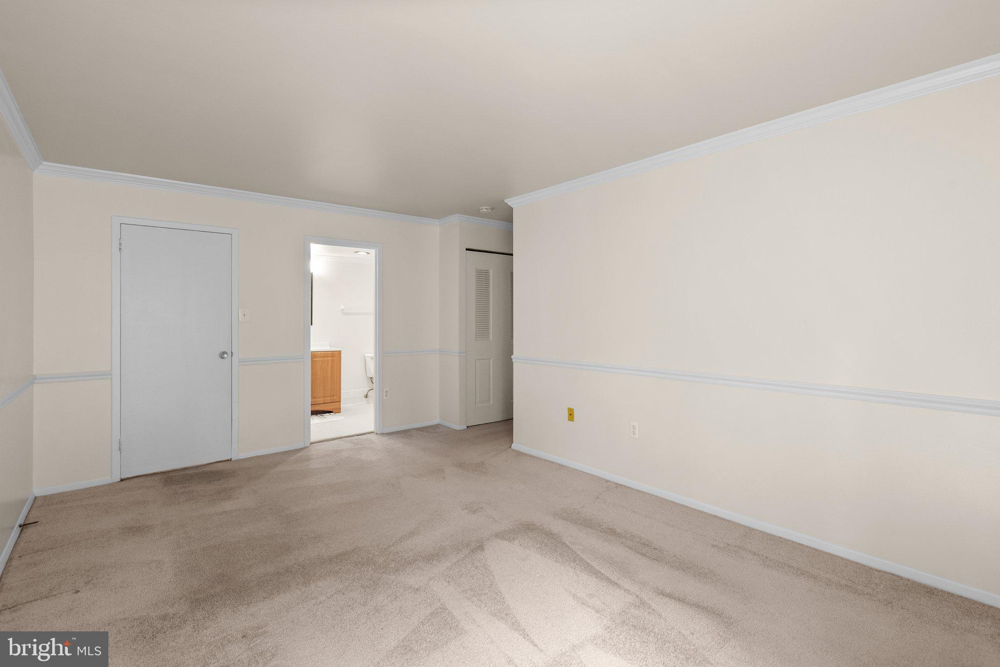 HYDE PARK - Residential Lease