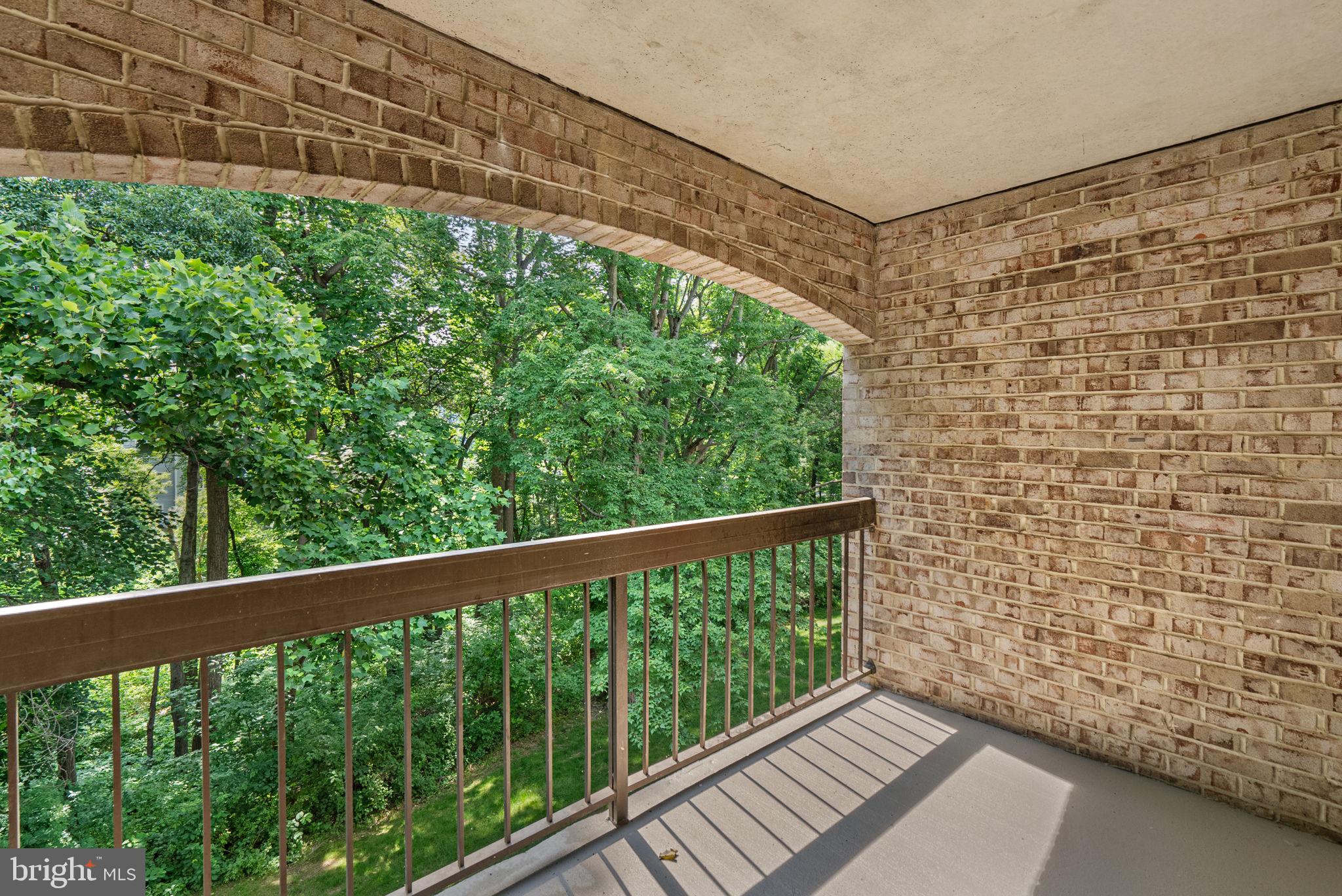 HYDE PARK - Residential Lease