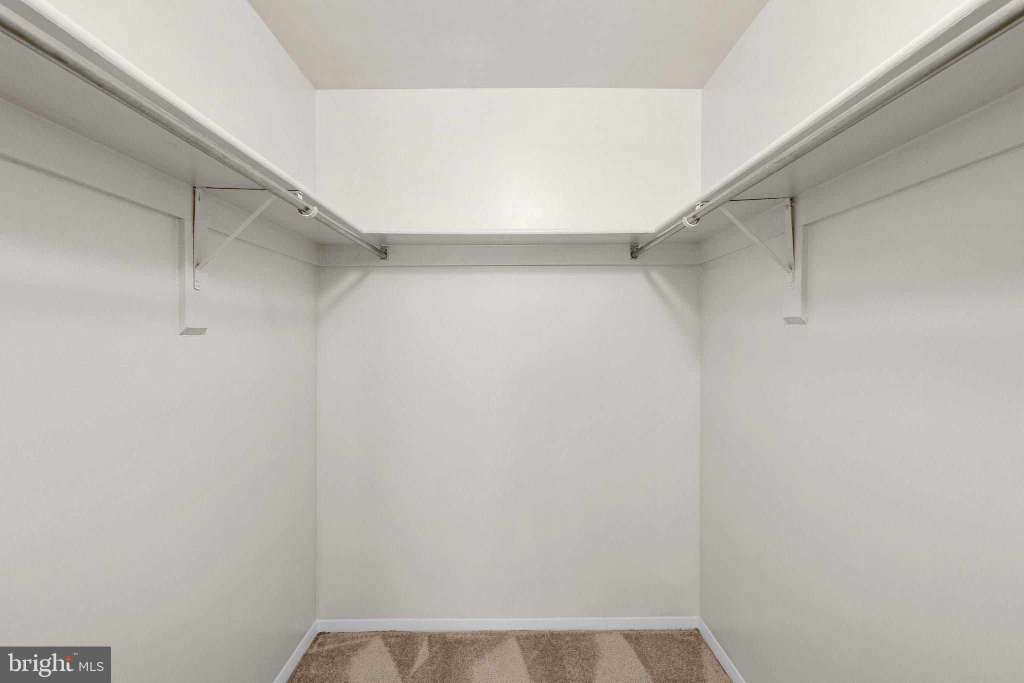 HYDE PARK - Residential Lease