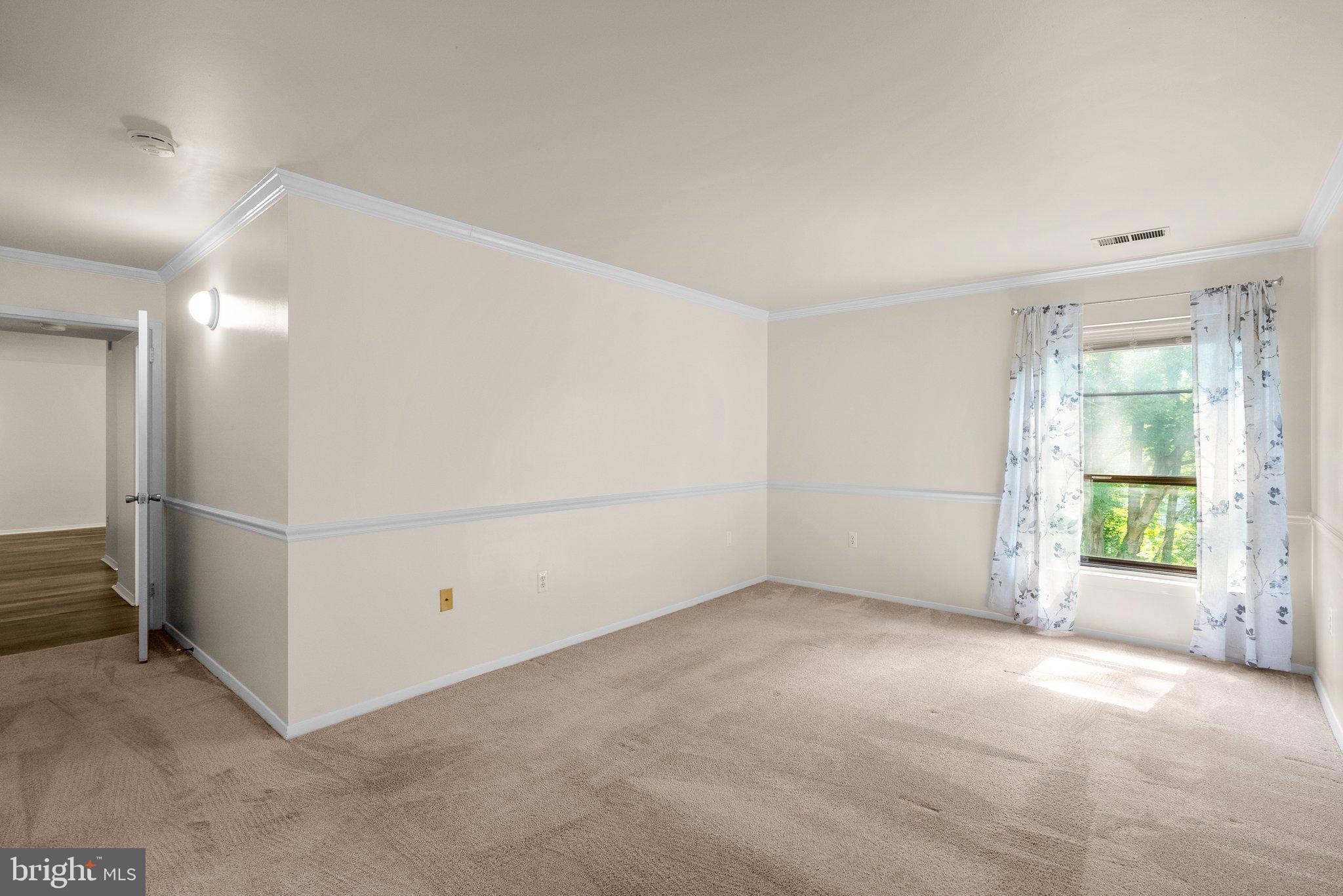 HYDE PARK - Residential Lease