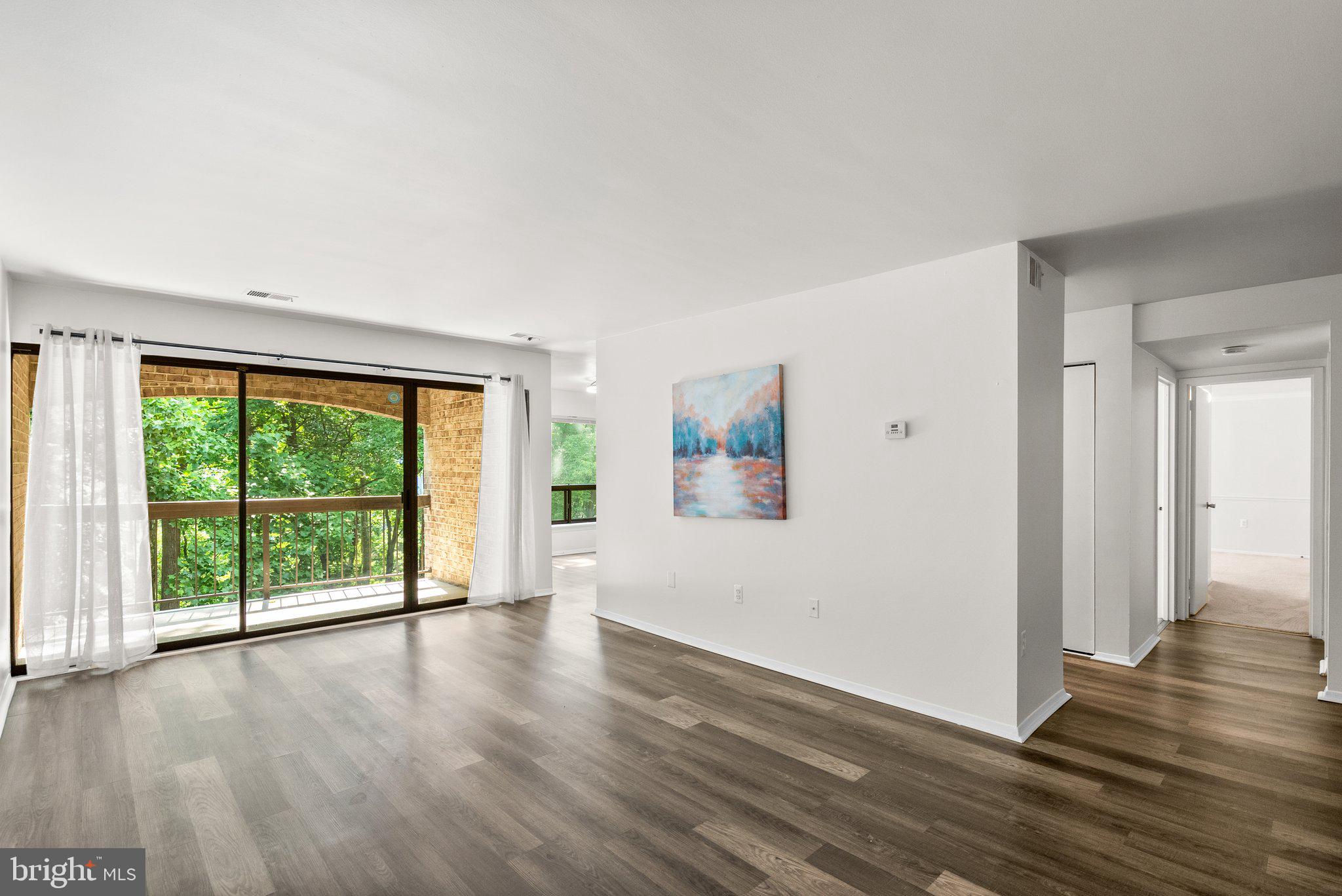 HYDE PARK - Residential Lease