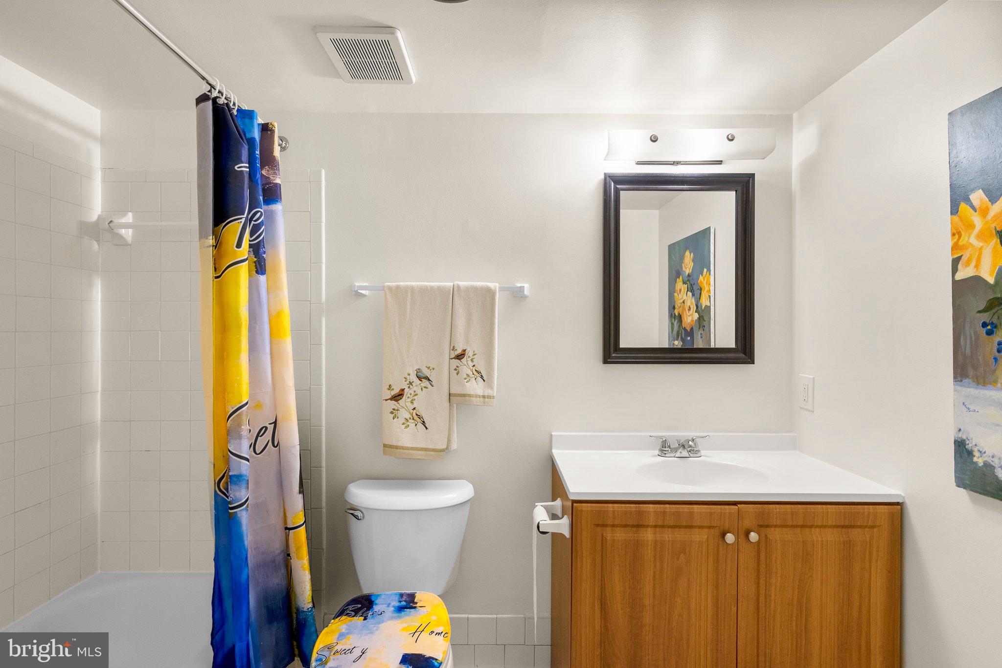 HYDE PARK - Residential Lease