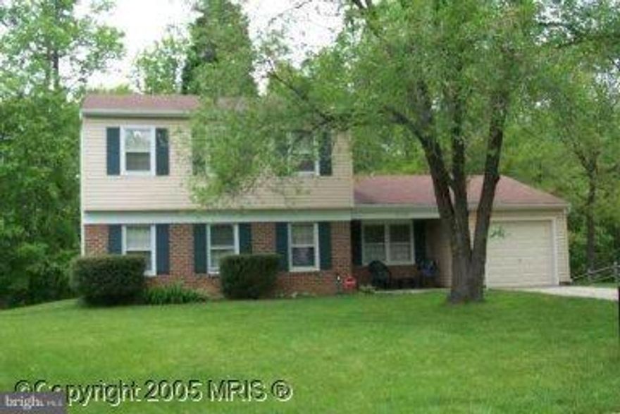 HOME SHOWS VERY WELL.  The attached garage, , family room and eat-in-kitchen make this a most desirable home.  Large back yard offers great opportunities for outdoor entertaining or just plain FAMILY FUN!!  Laundry/Mud Room.  Great location, just  off of St Charles Pkwy and Wakefield Circle, located on a quiet court with only 8 homes.  This is a pet friendly home.  This is a  non smoking property.