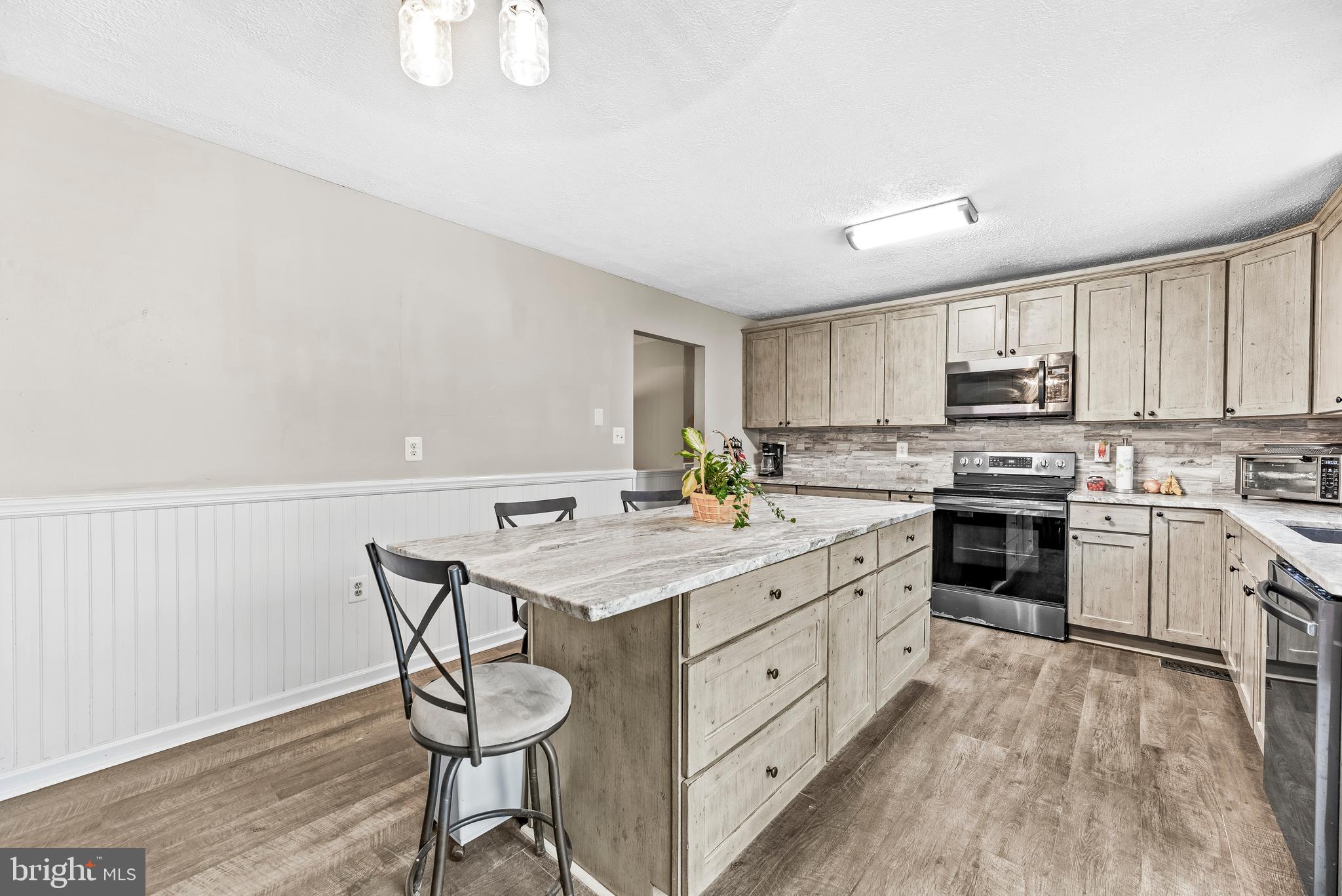 PARKERS CREEK KNOLLS - Residential