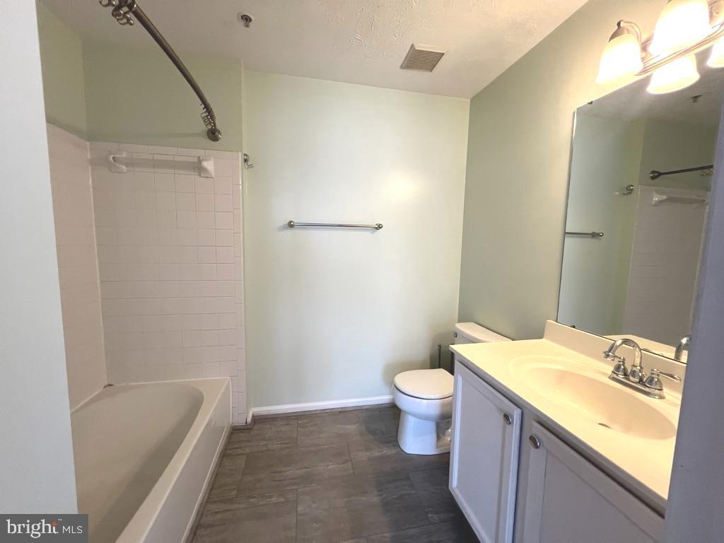 PINEY ORCHARD - Residential Lease