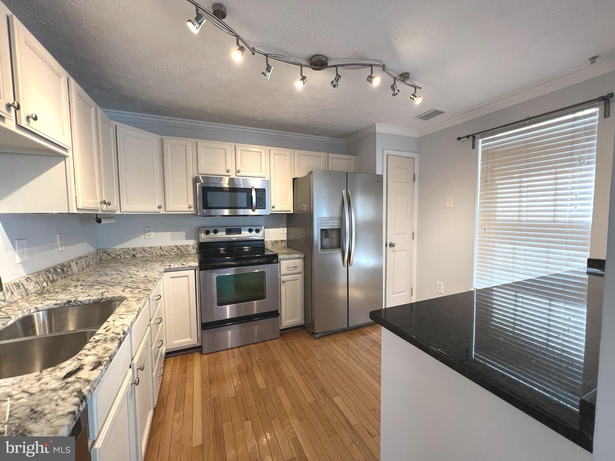 PINEY ORCHARD - Residential Lease