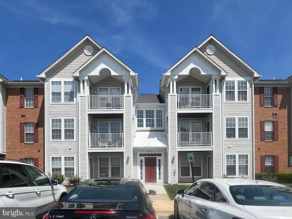 PINEY ORCHARD - Residential Lease