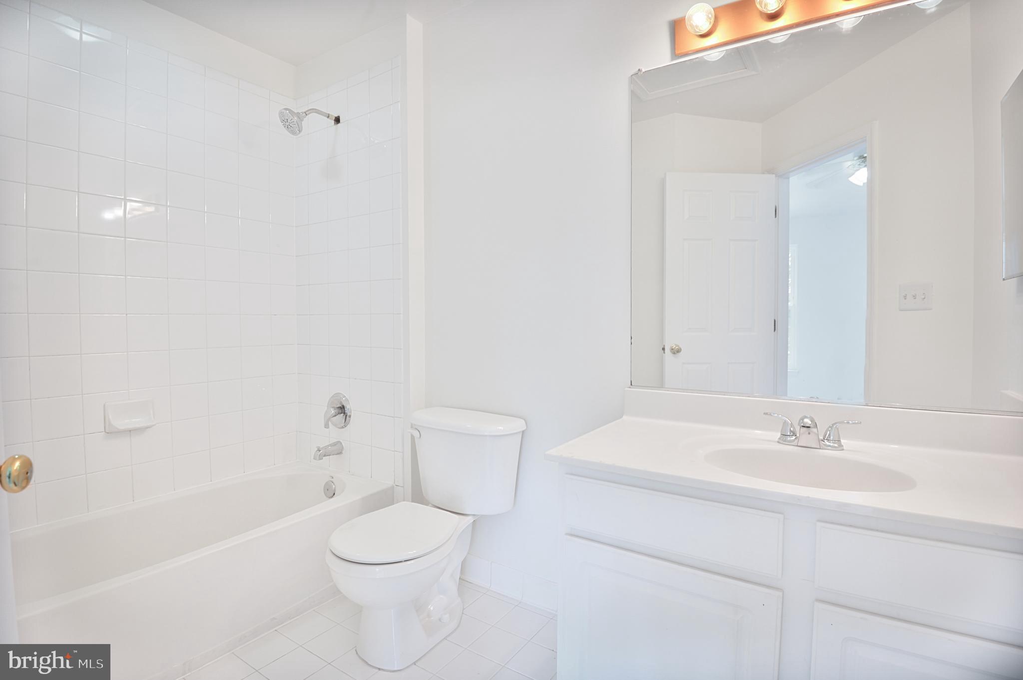 POTOMAC LAKES - Residential