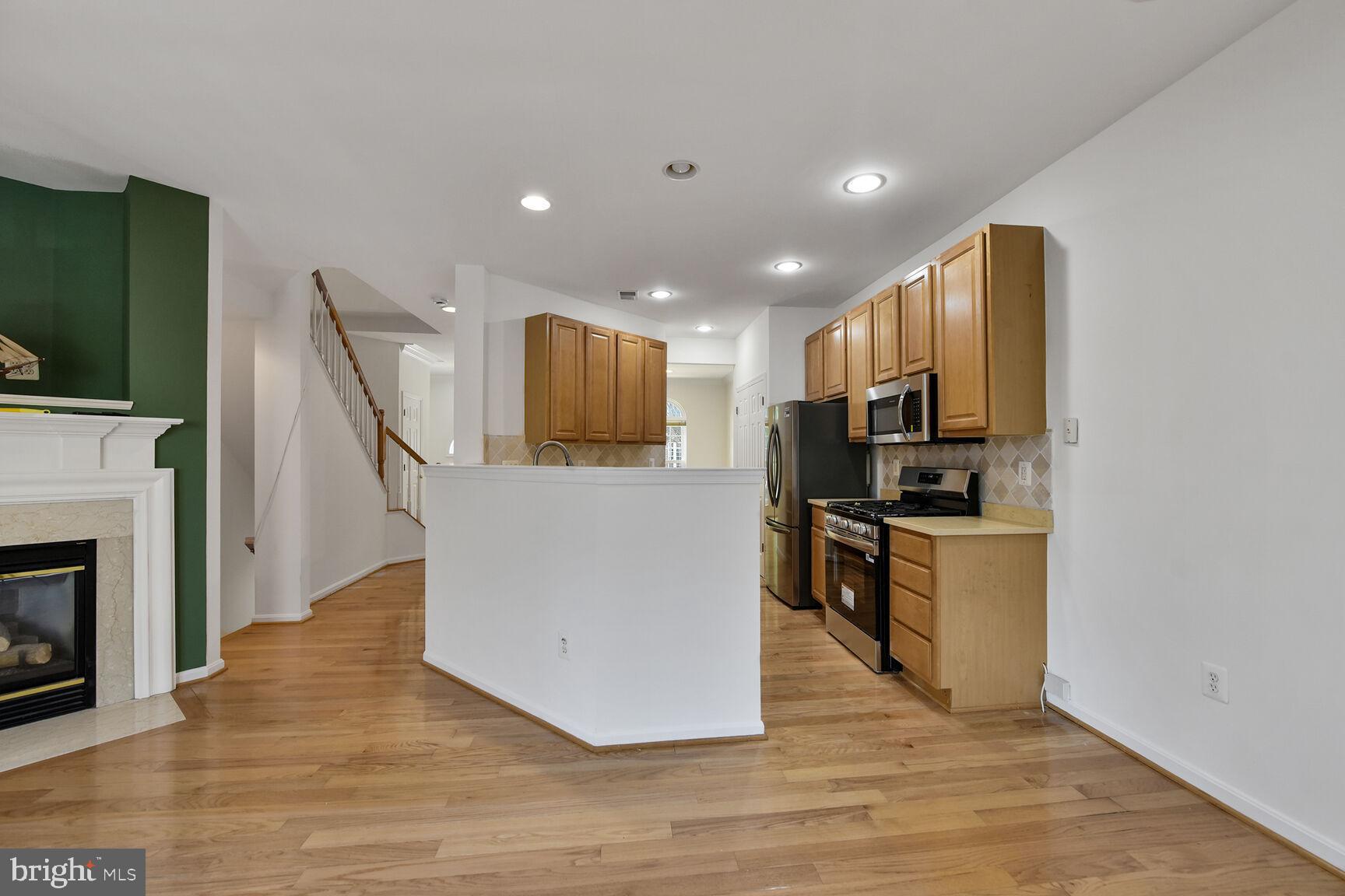 POTOMAC LAKES - Residential