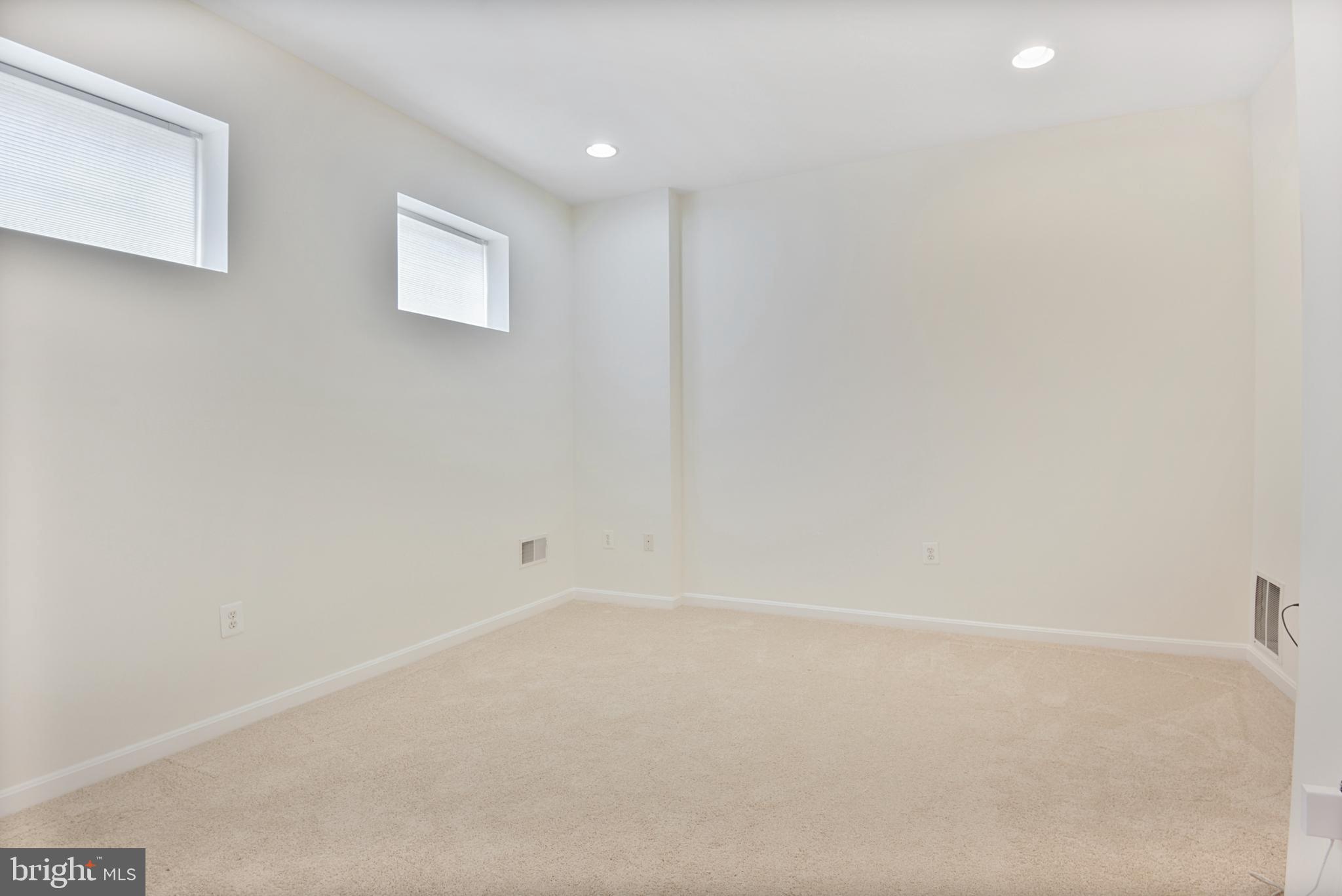 POTOMAC LAKES - Residential