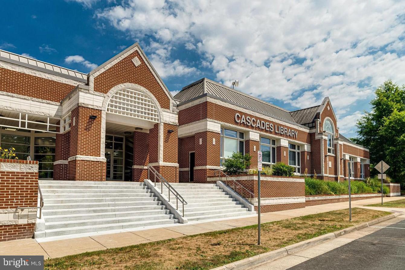 POTOMAC LAKES - Residential