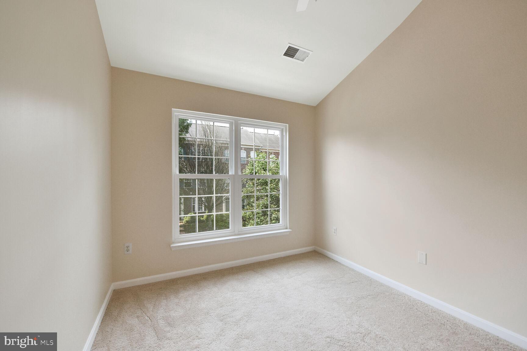 POTOMAC LAKES - Residential