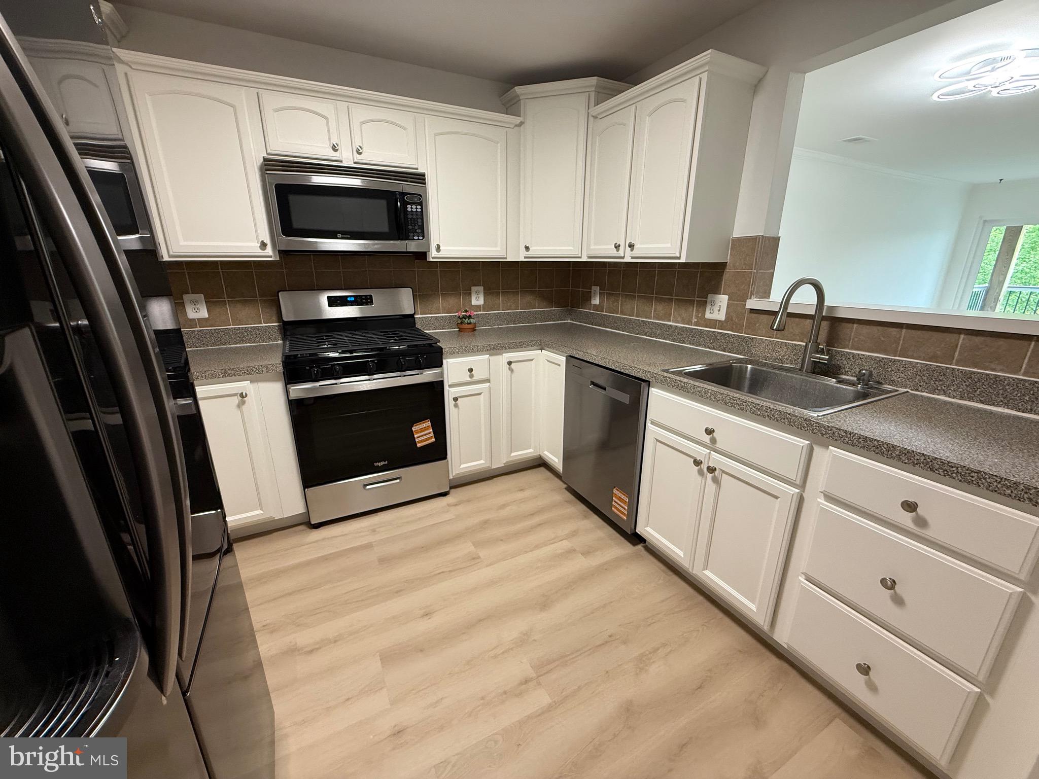 ASHBURN VILLAGE - Residential