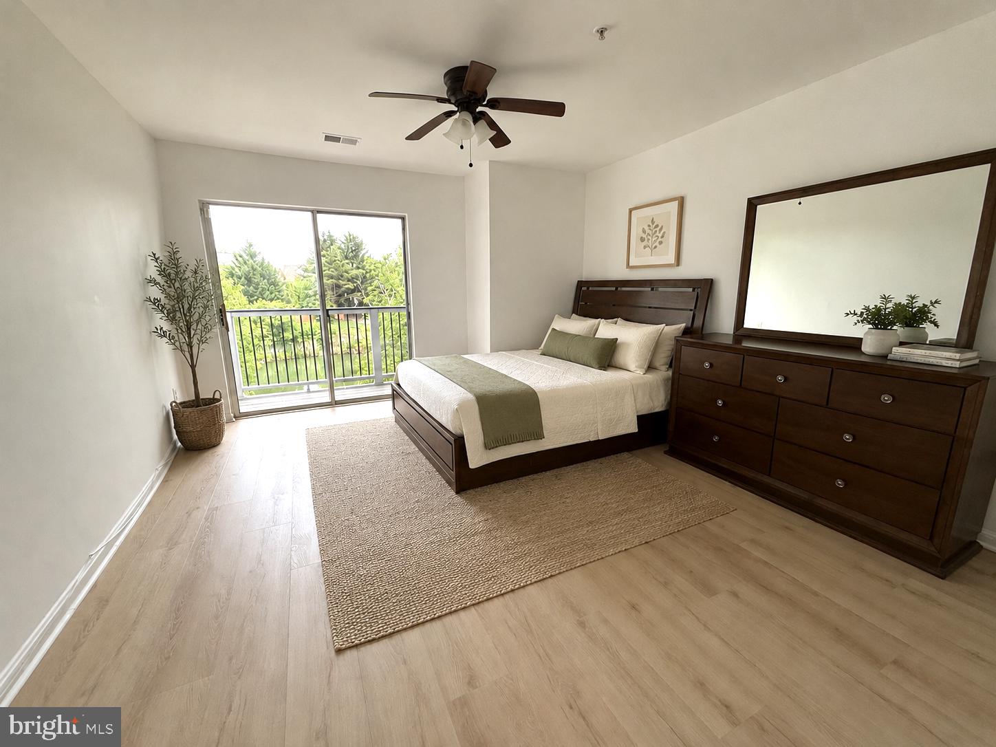 ASHBURN VILLAGE - Residential