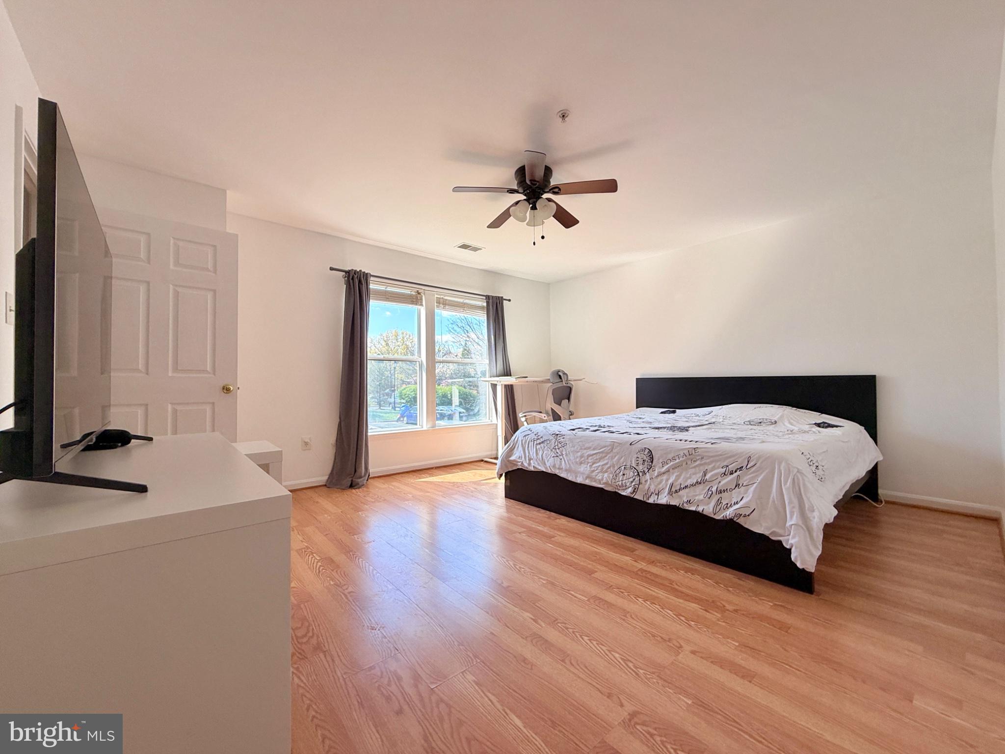 ASHBURN VILLAGE - Residential