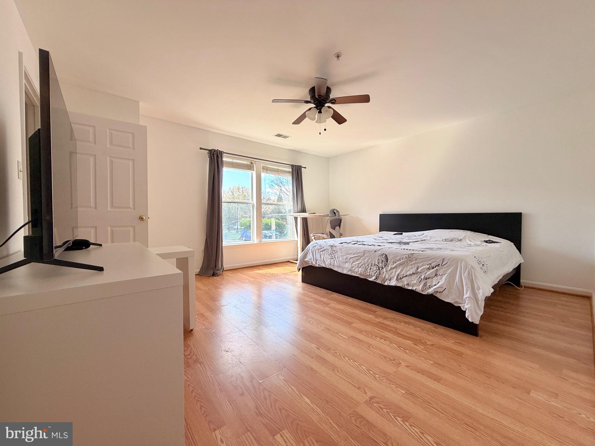 ASHBURN VILLAGE - Residential