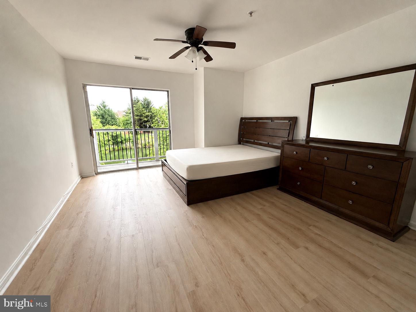 ASHBURN VILLAGE - Residential