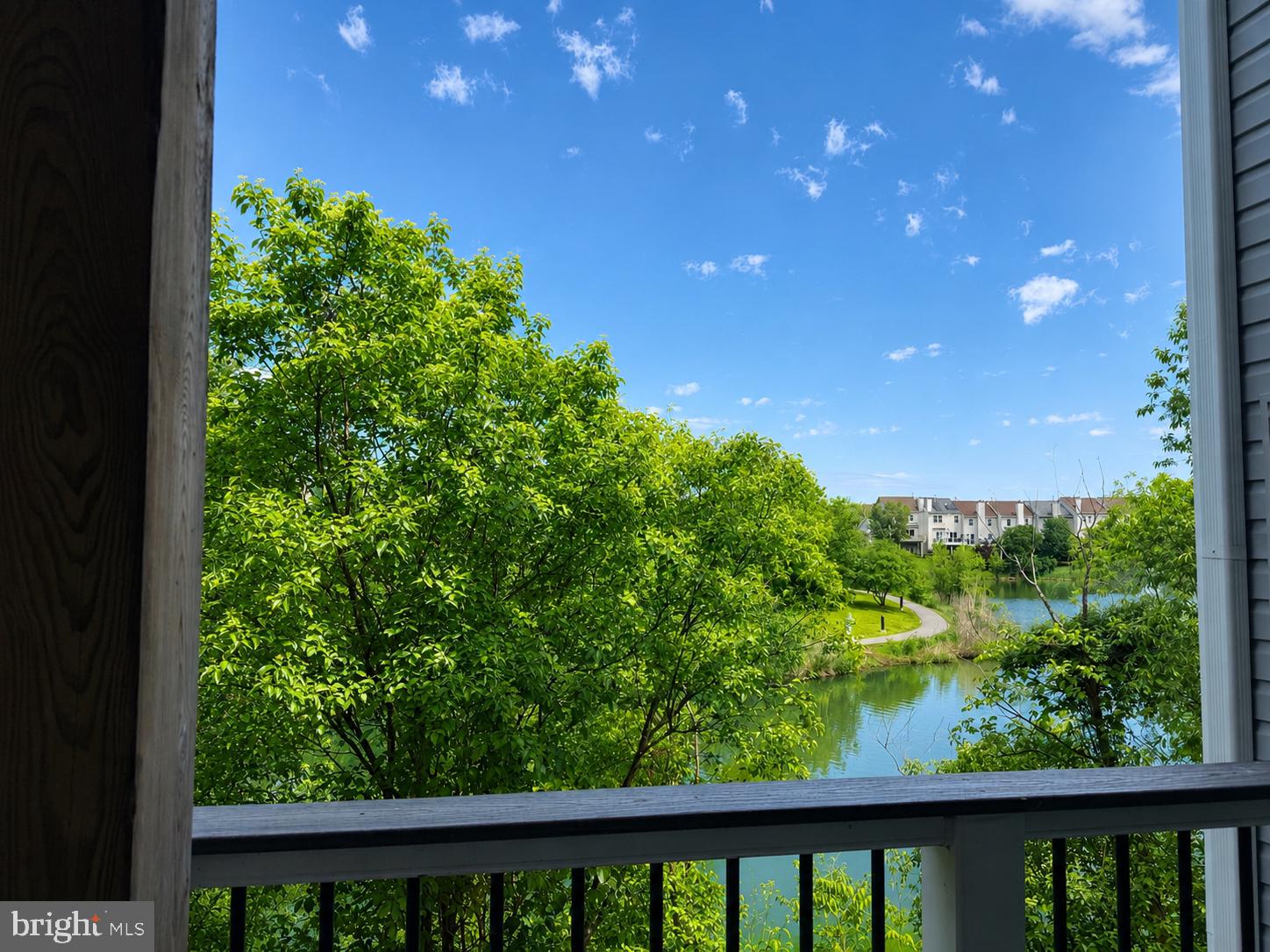 ASHBURN VILLAGE - Residential