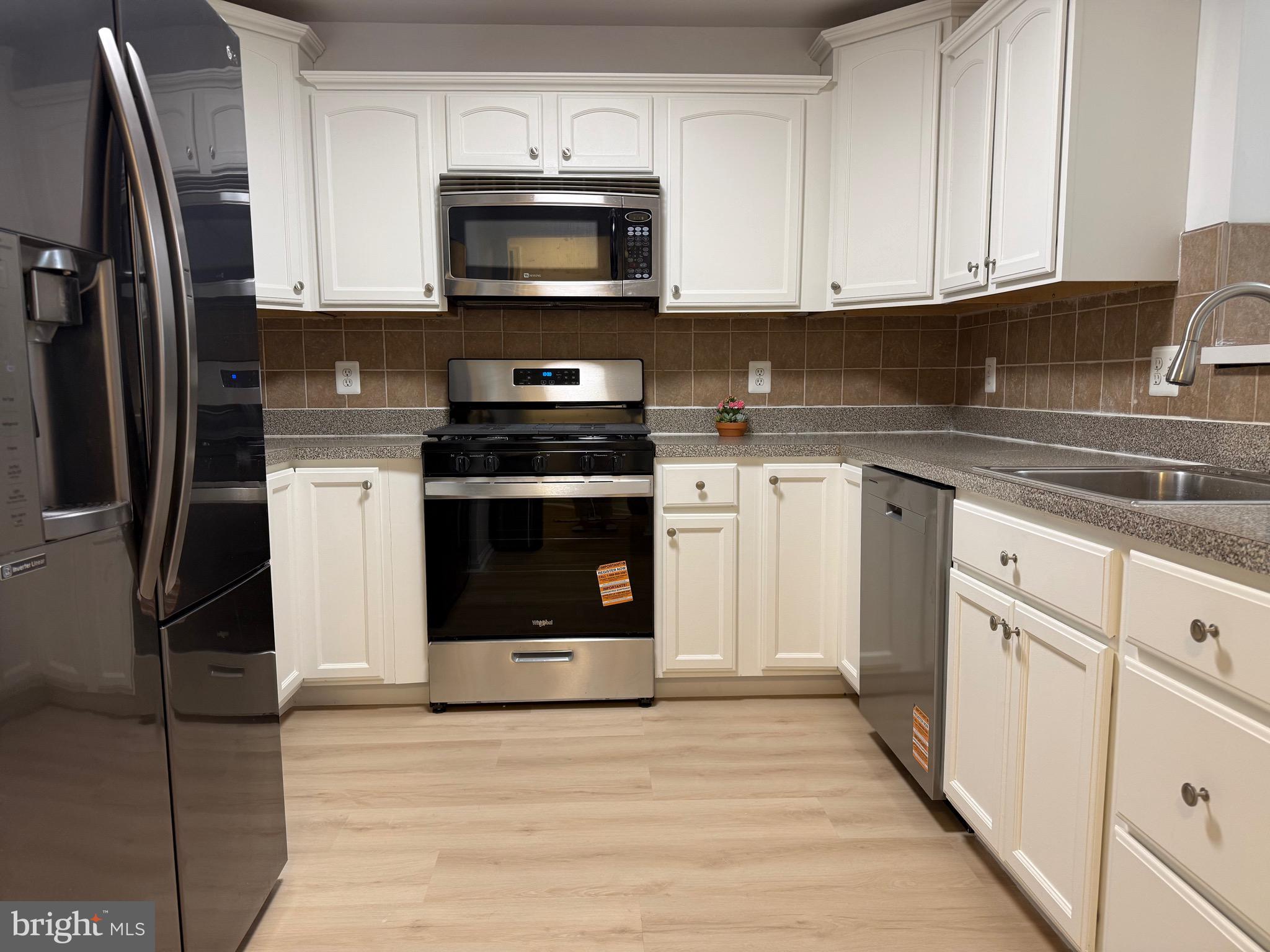 ASHBURN VILLAGE - Residential