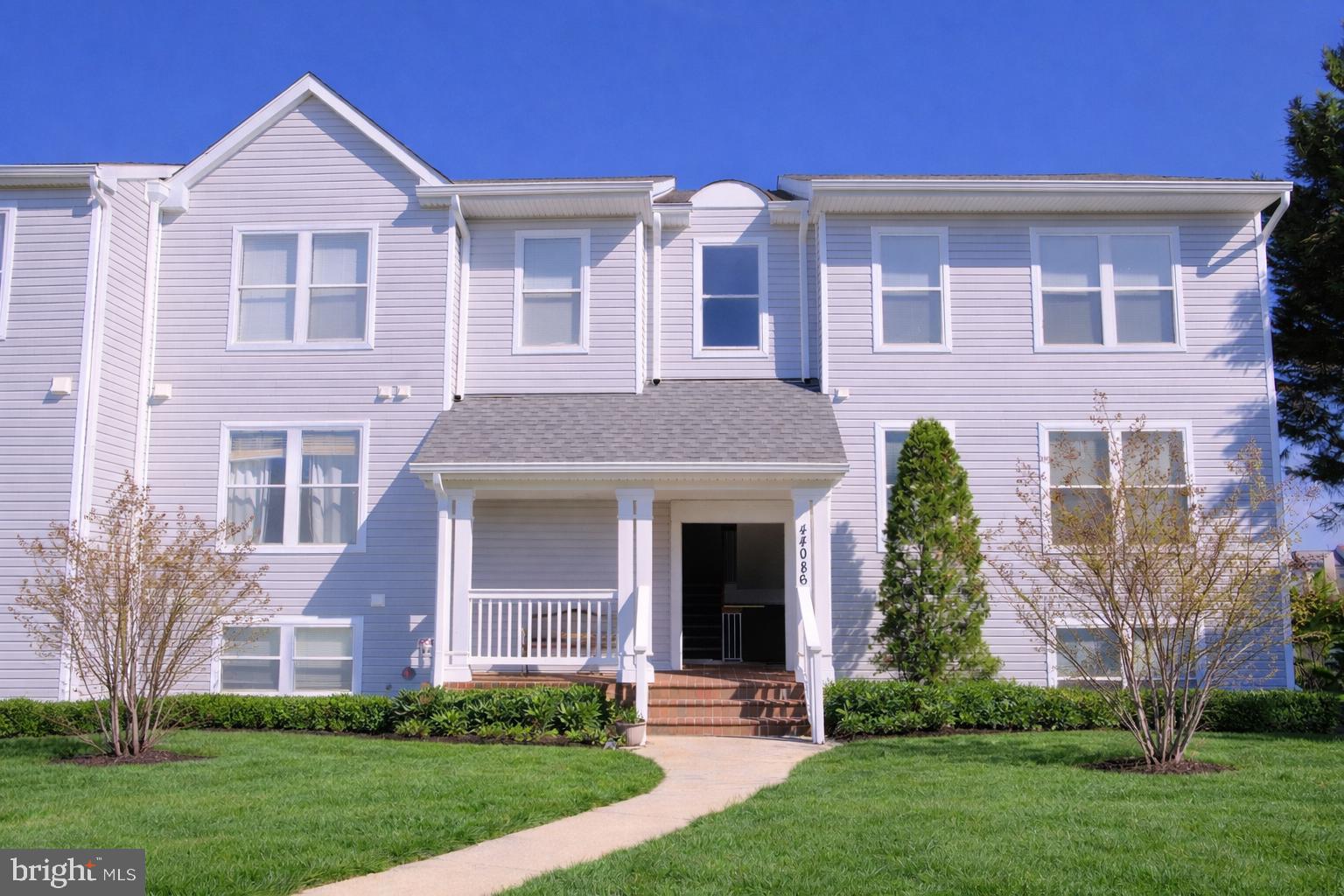 ASHBURN VILLAGE - Residential