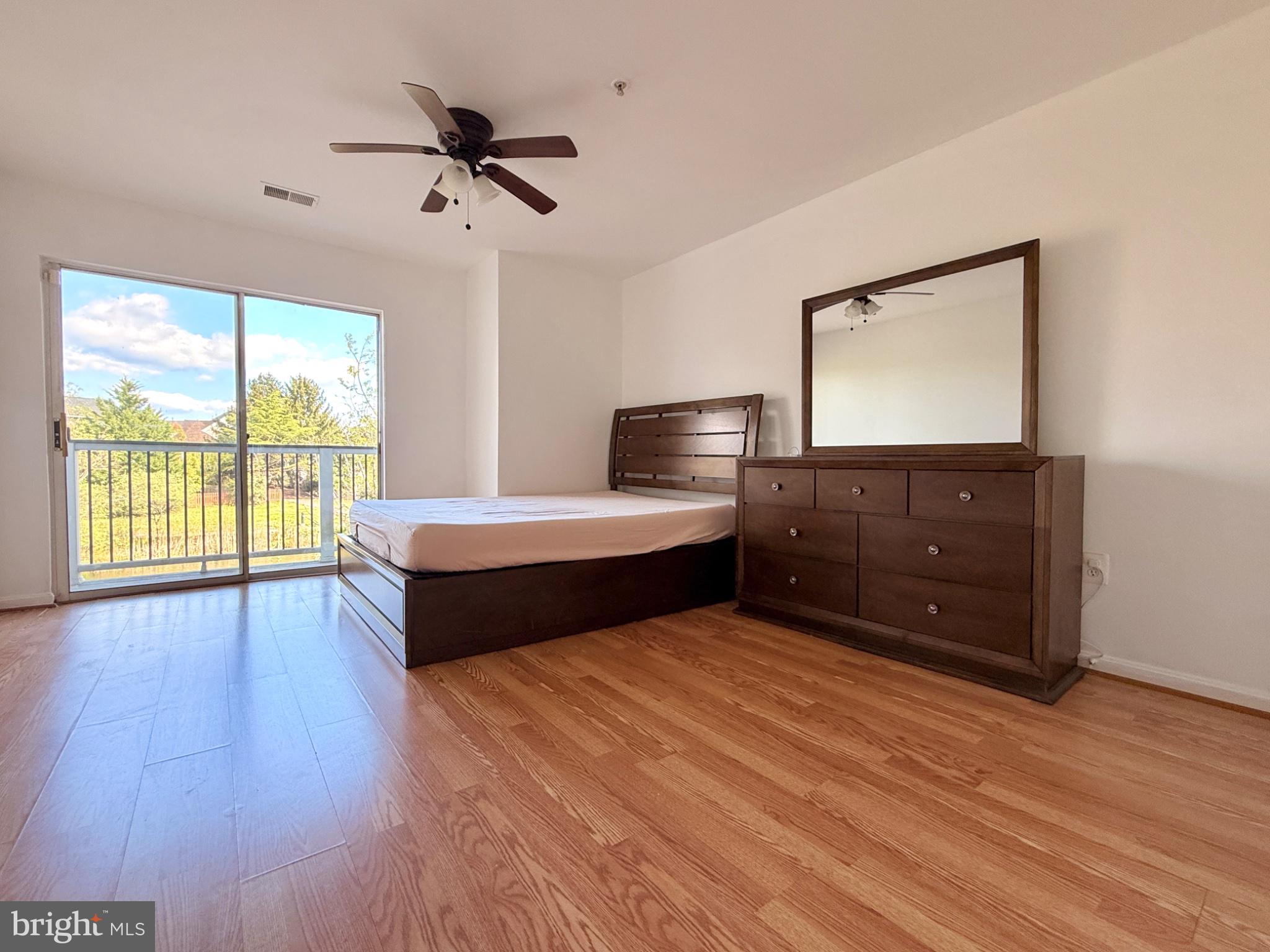 ASHBURN VILLAGE - Residential