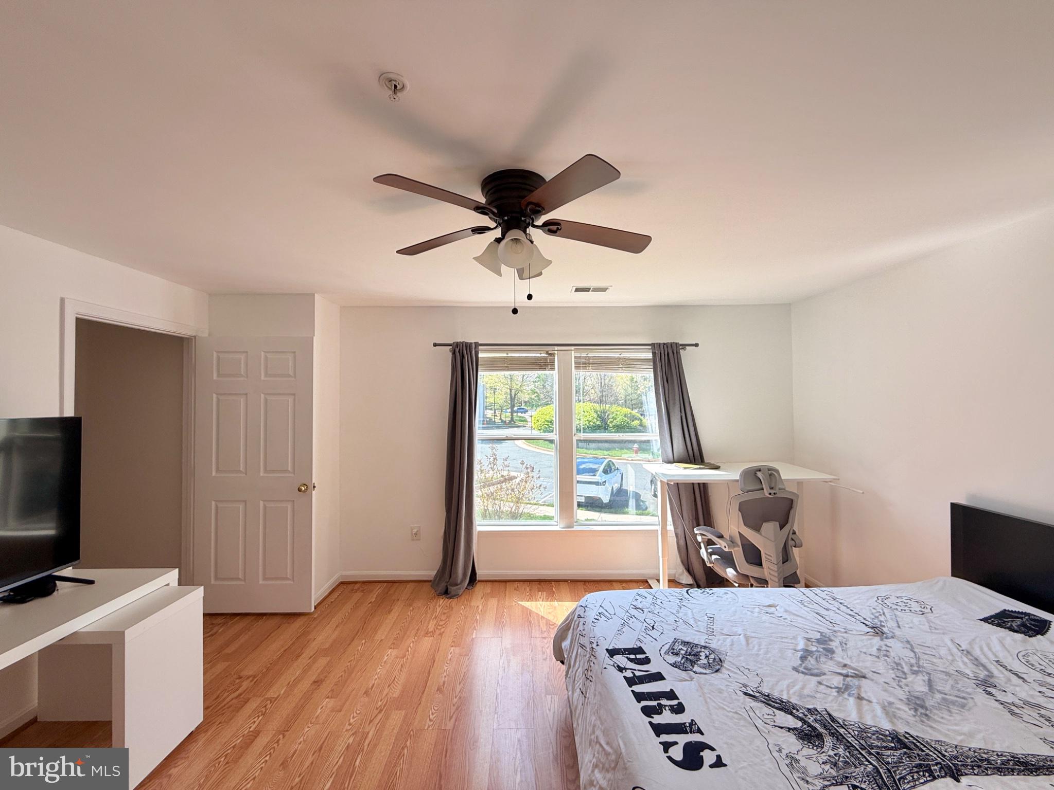 ASHBURN VILLAGE - Residential