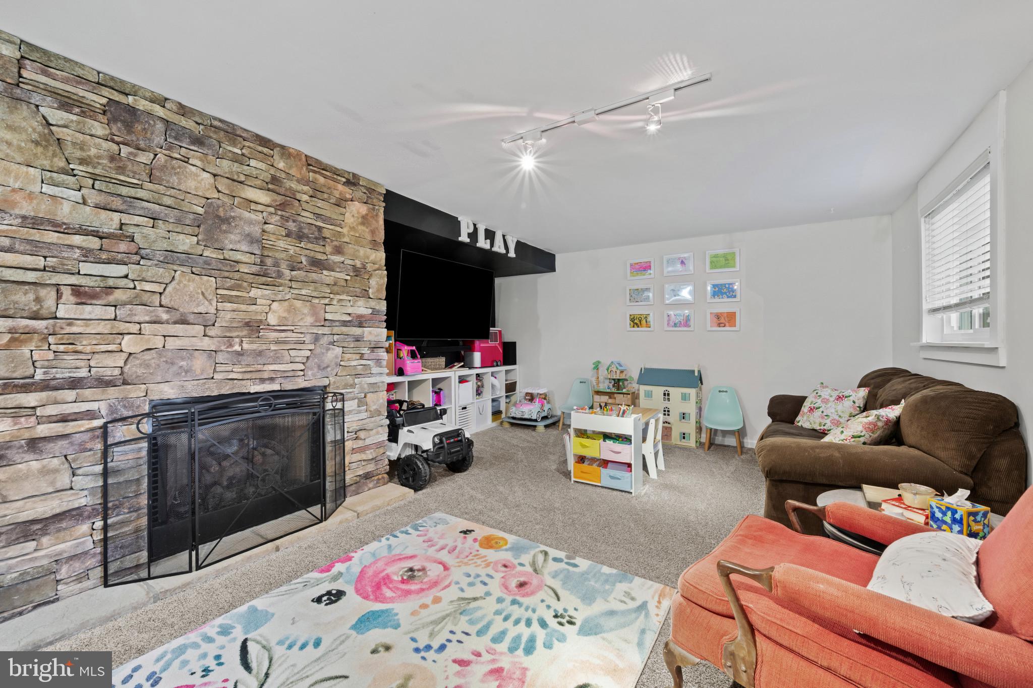 TIMBER GROVE - Residential