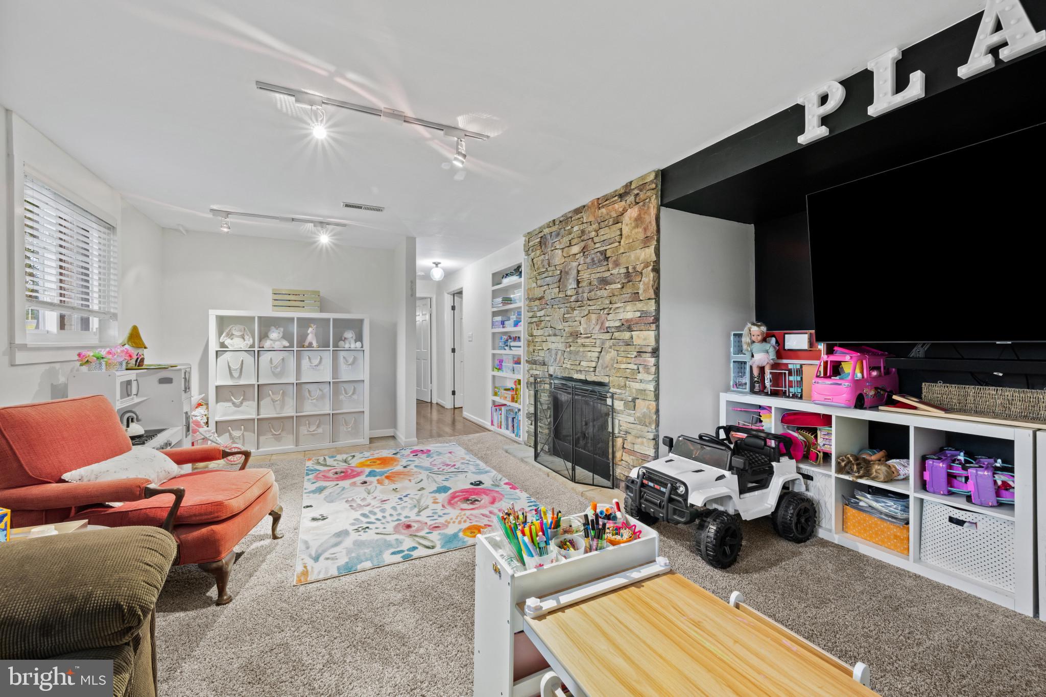 TIMBER GROVE - Residential
