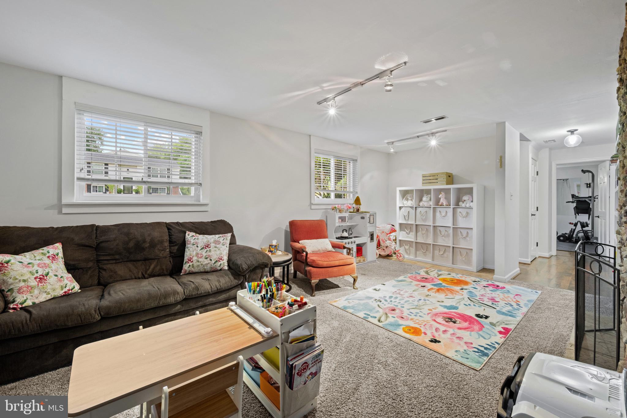 TIMBER GROVE - Residential