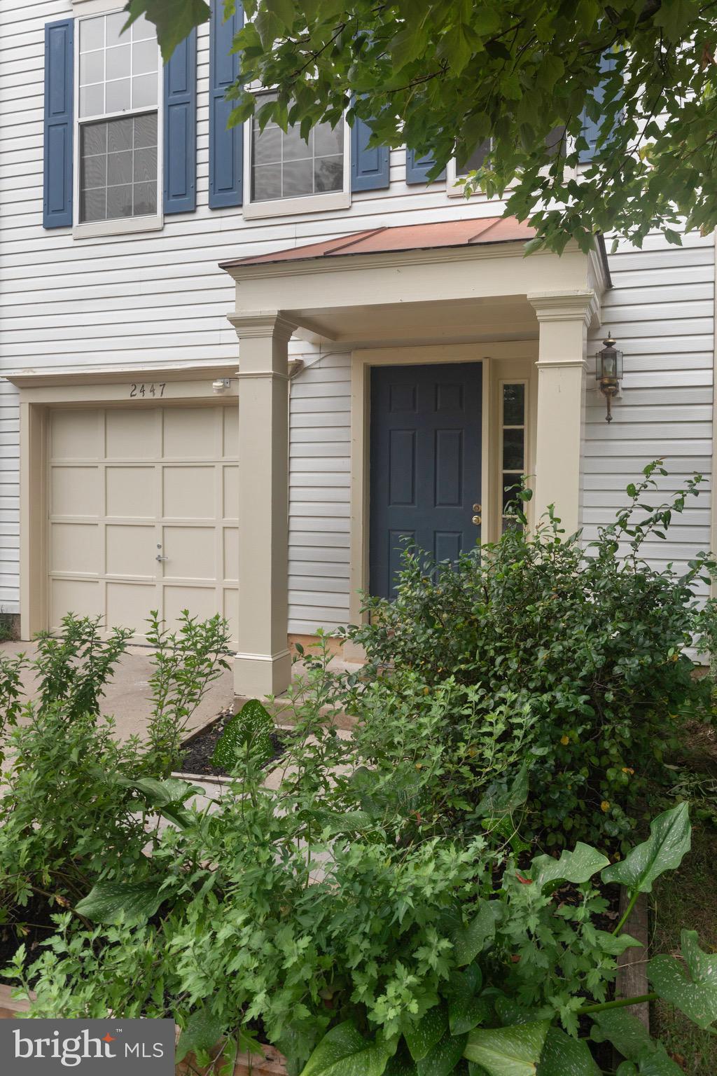 2447 CLOVER FIELD CIRCLE