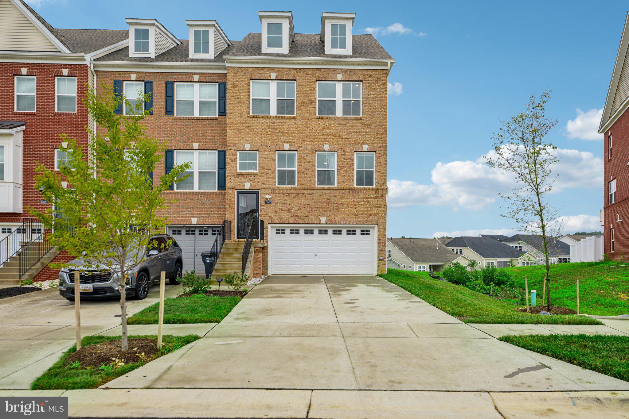 Stunning Stonehaven Community Townhome. Well-maintained, offering modern
amenities, and elegant design features that promise comfort and luxury. The main level is
spacious with an open floor plan that allows a view from every corner of the main floor. The
gourmet kitchen boasts granite countertops, stainless steel appliances, and a walk-in
pantry perfect for culinary enthusiasts. Abundant natural light throughout the home
creates a warm and inviting atmosphere. Relax on the deck situated right off the kitchen
and enjoy the fully fenced rear yard. The entrance level provides easy access from the 2-
car garage -The community features Tots lots, and walking trails for outdoor enjoyment, and
enjoy access to the pool, clubhouse, and a well-equipped workout room, all in the comfort
of your very own neighborhood!
Don't miss the chance to make this beautiful townhome your own.