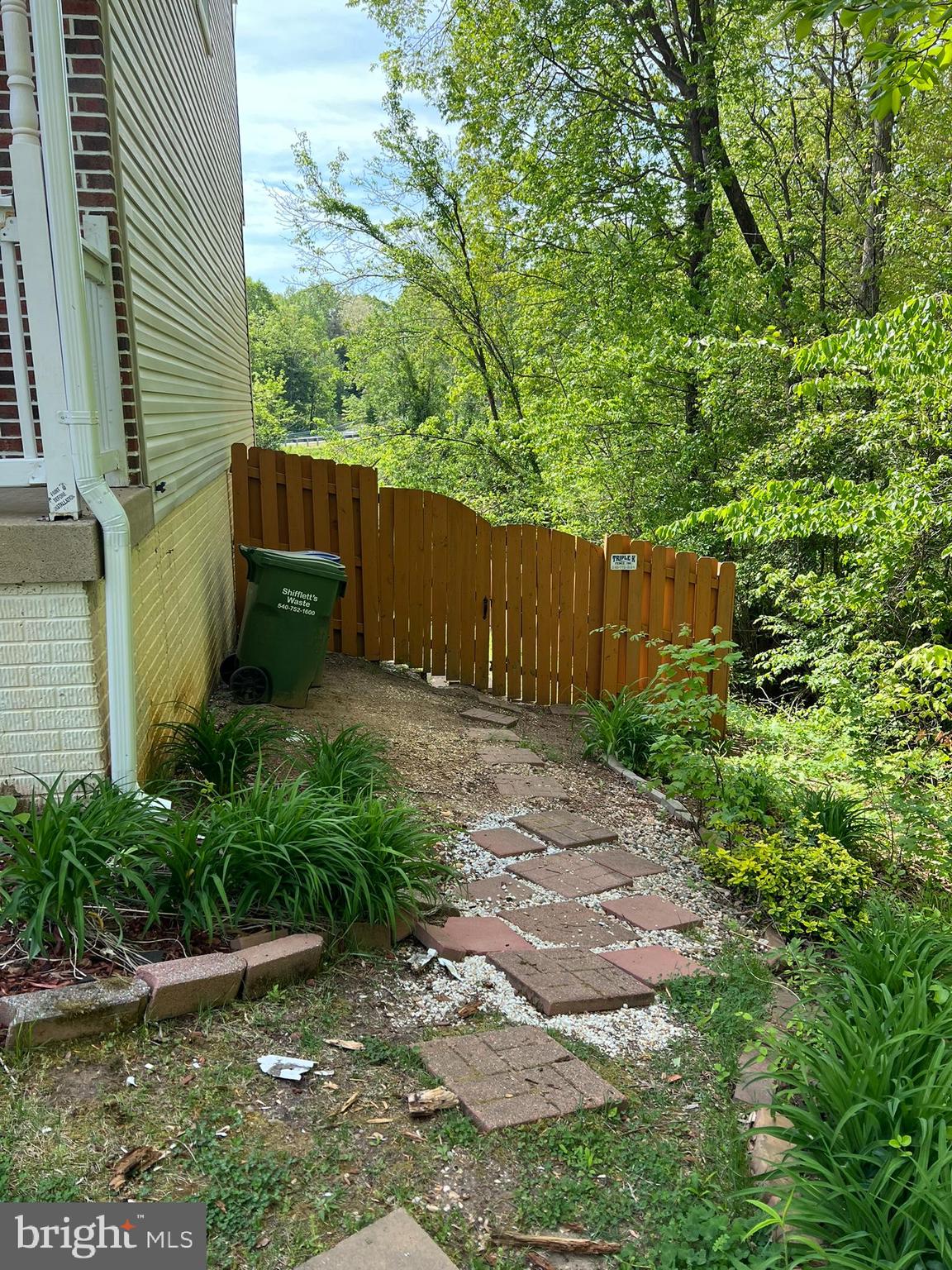 CABIN CREEKWOOD - Residential Lease