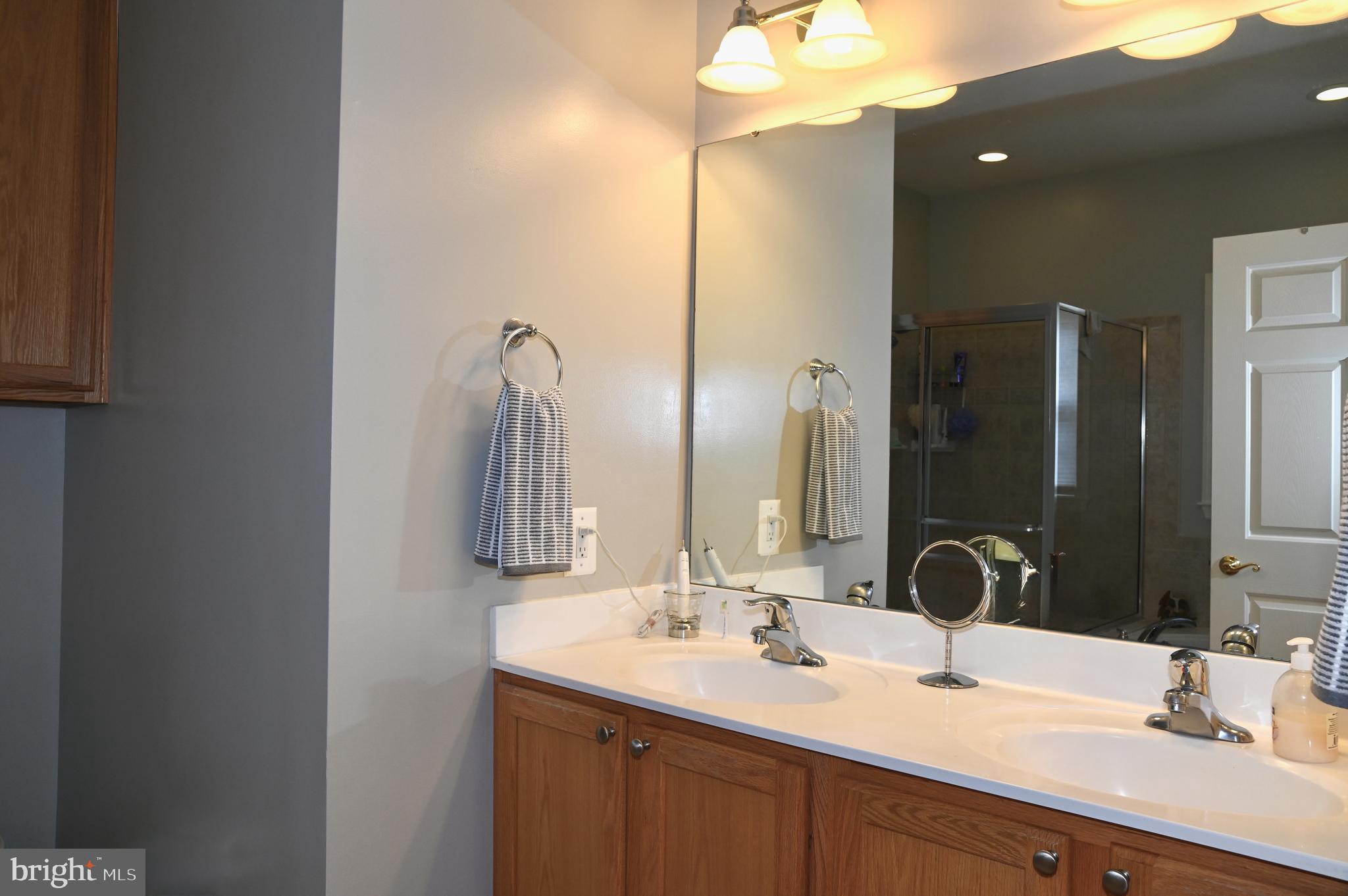 SUFFIELD MEADOWS - Residential