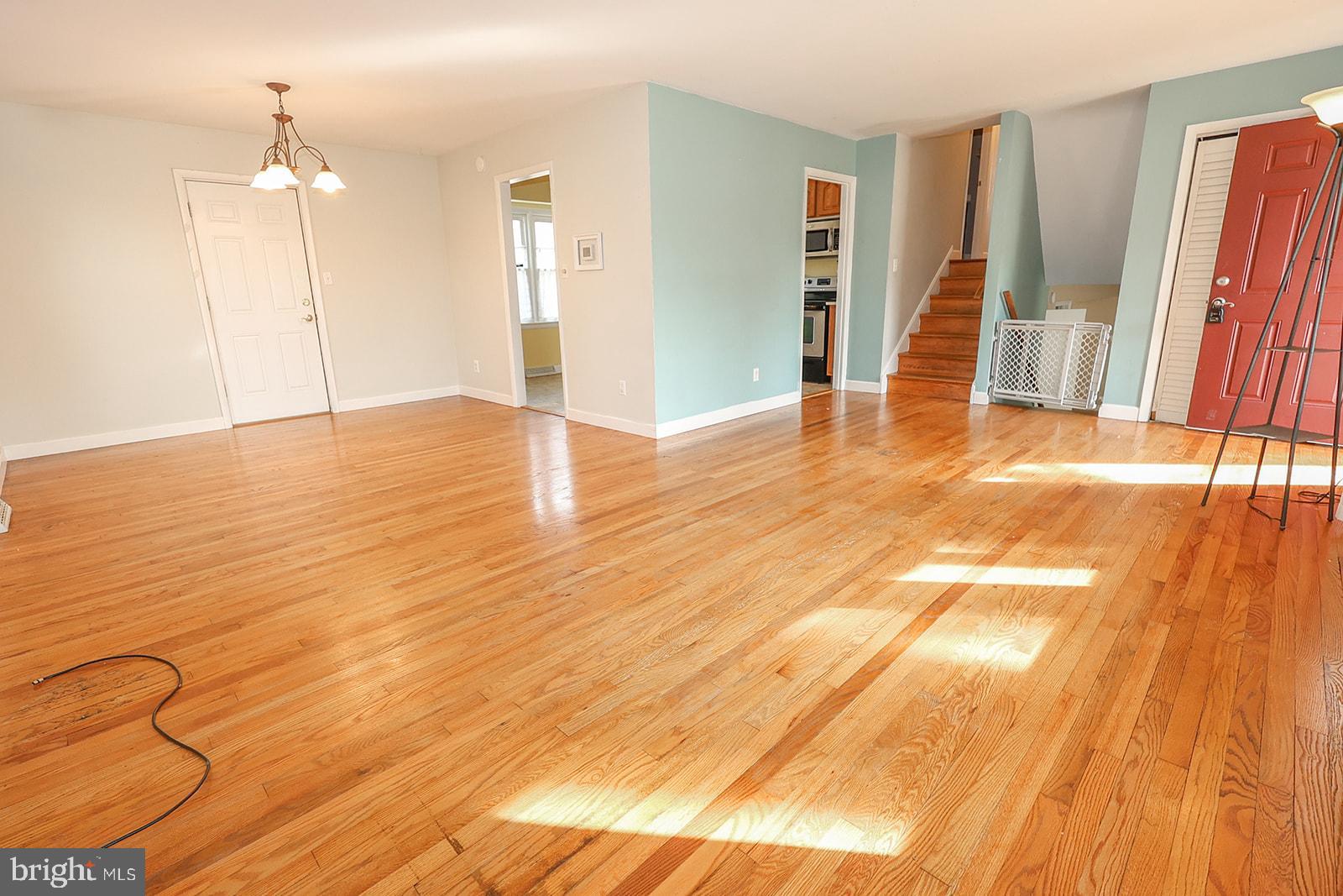 40736 CENTER 40 CIRCLE