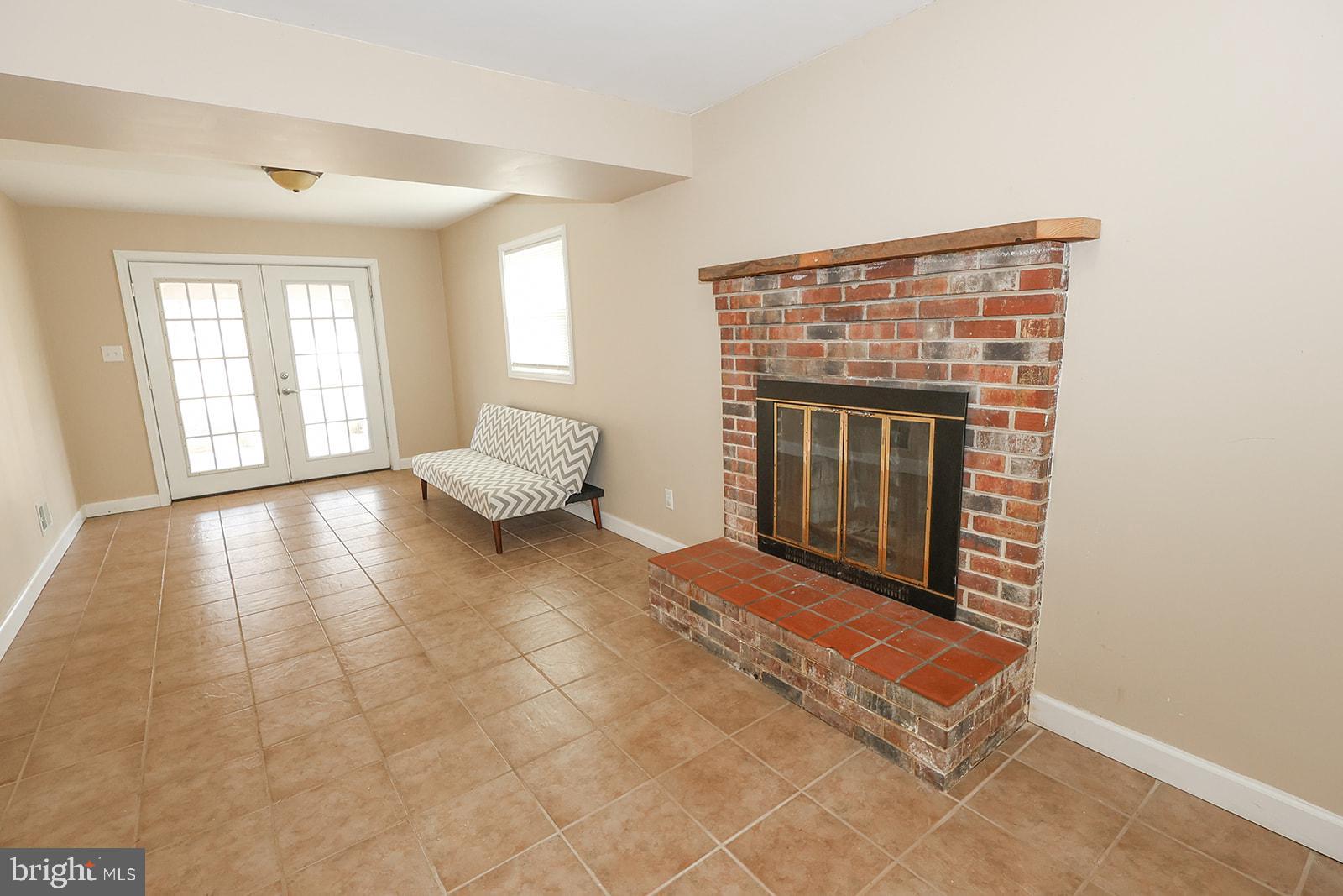 BRETON BAY ESTATES - Residential