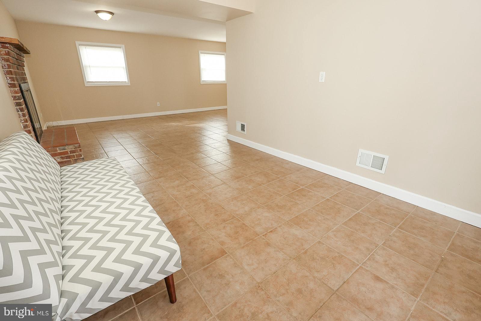 BRETON BAY ESTATES - Residential