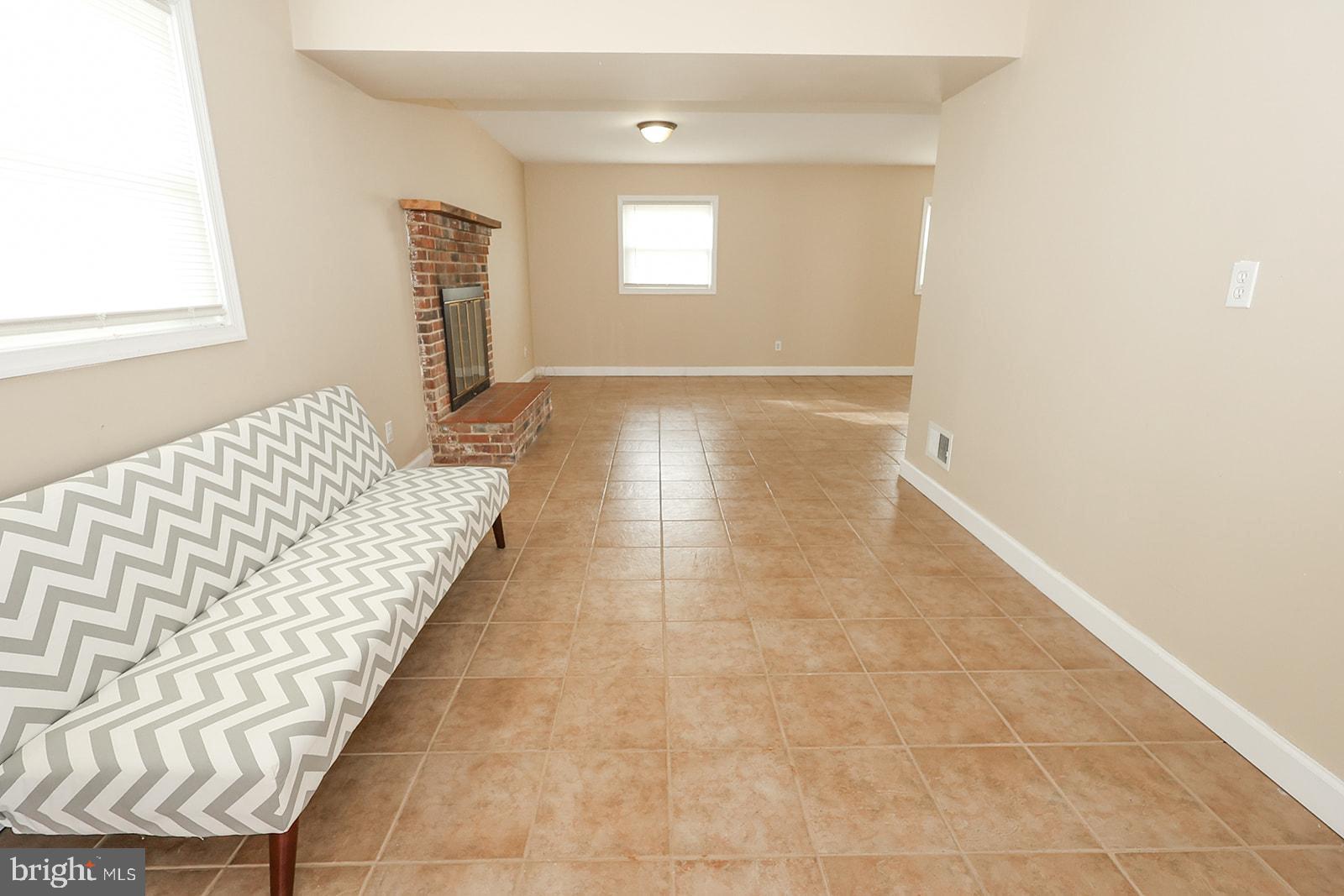 BRETON BAY ESTATES - Residential