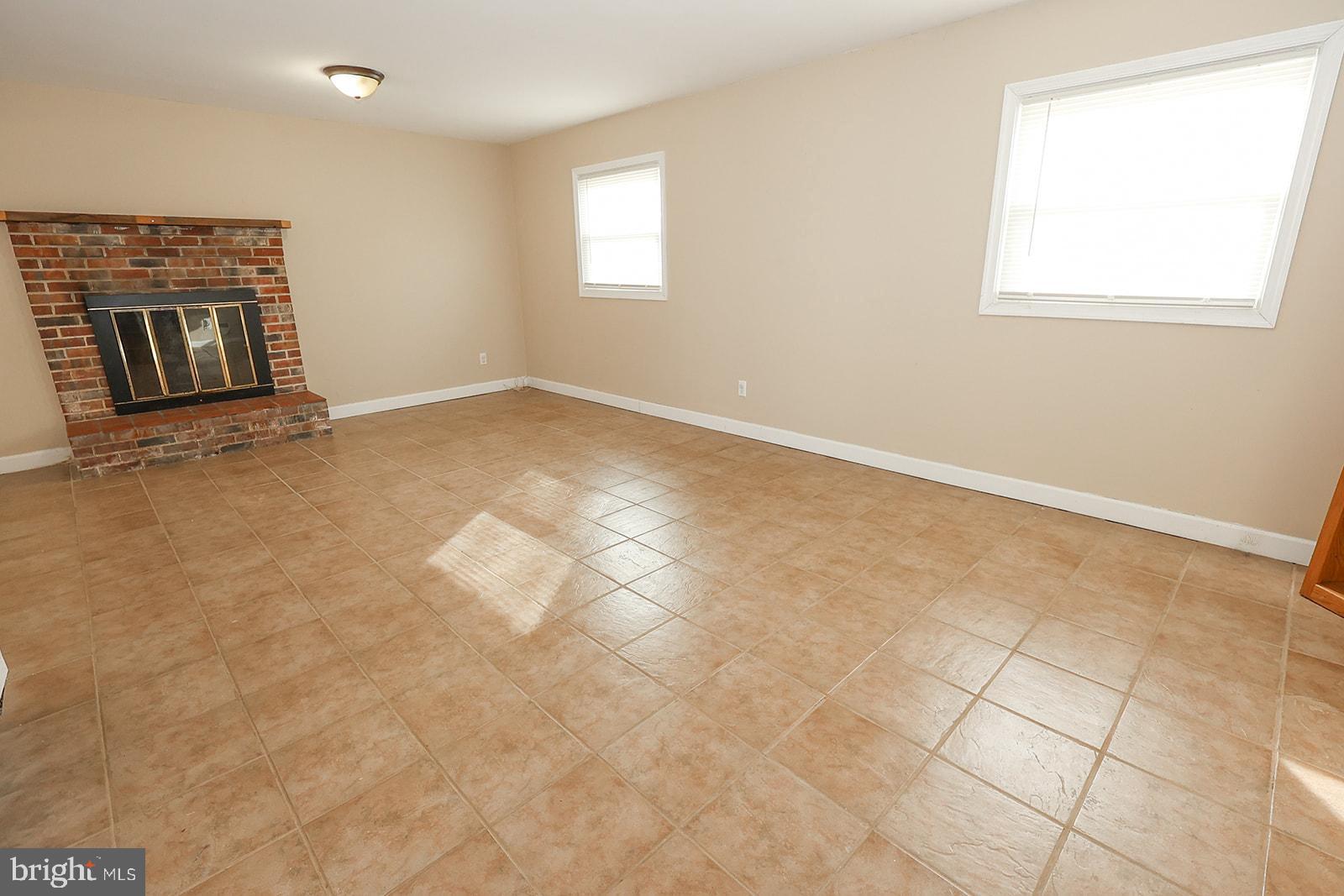 BRETON BAY ESTATES - Residential