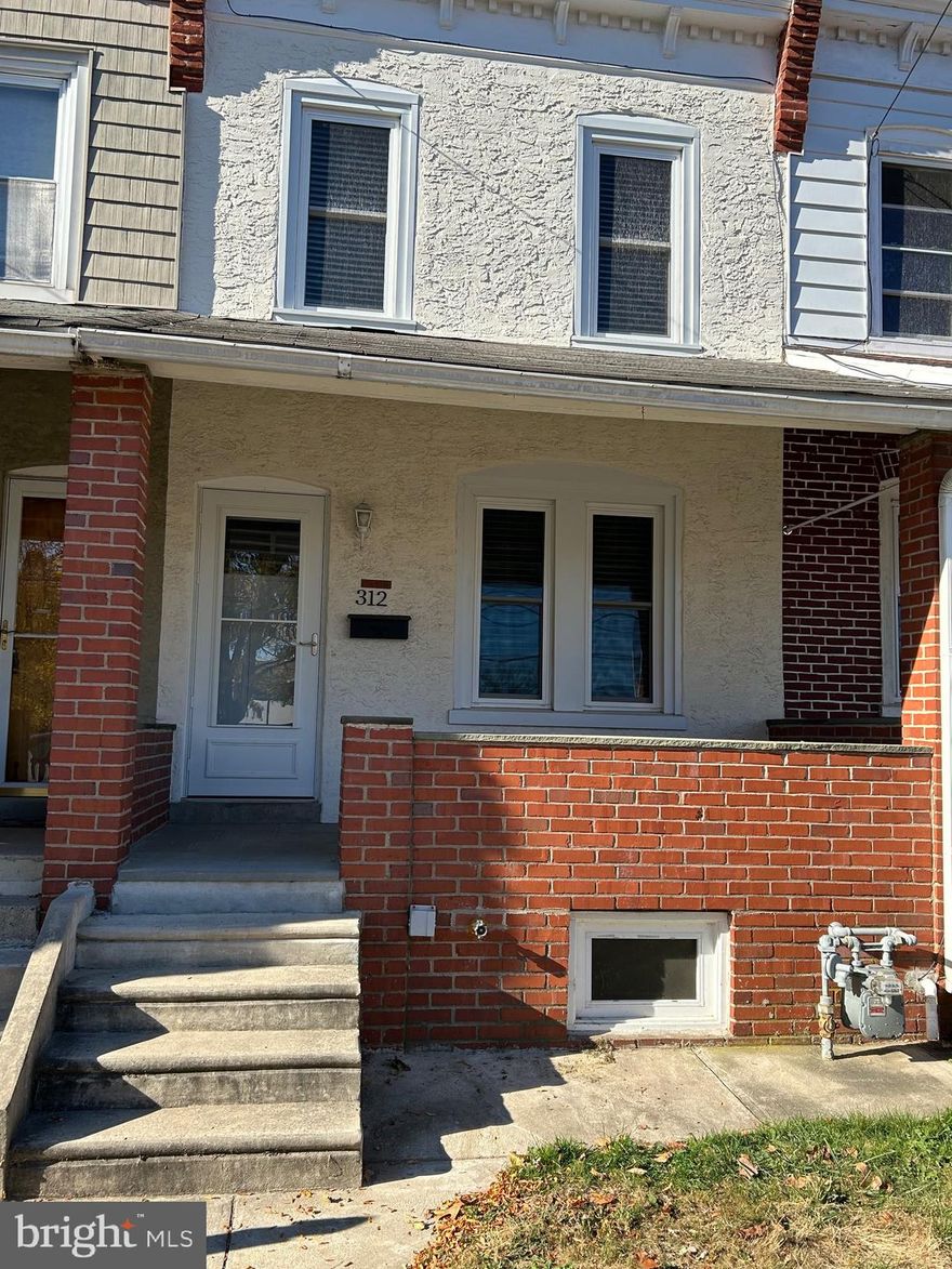 Nice 2 bedroom 1 bath home in Narberth.  Easy walk to downtown Narberth, Montgomery Ave, parks, shopping and train.  Completely remodeled, boasting Central Air, Hardwood Floors and Carpet.  Fenced in rear yard.  Available immediately.