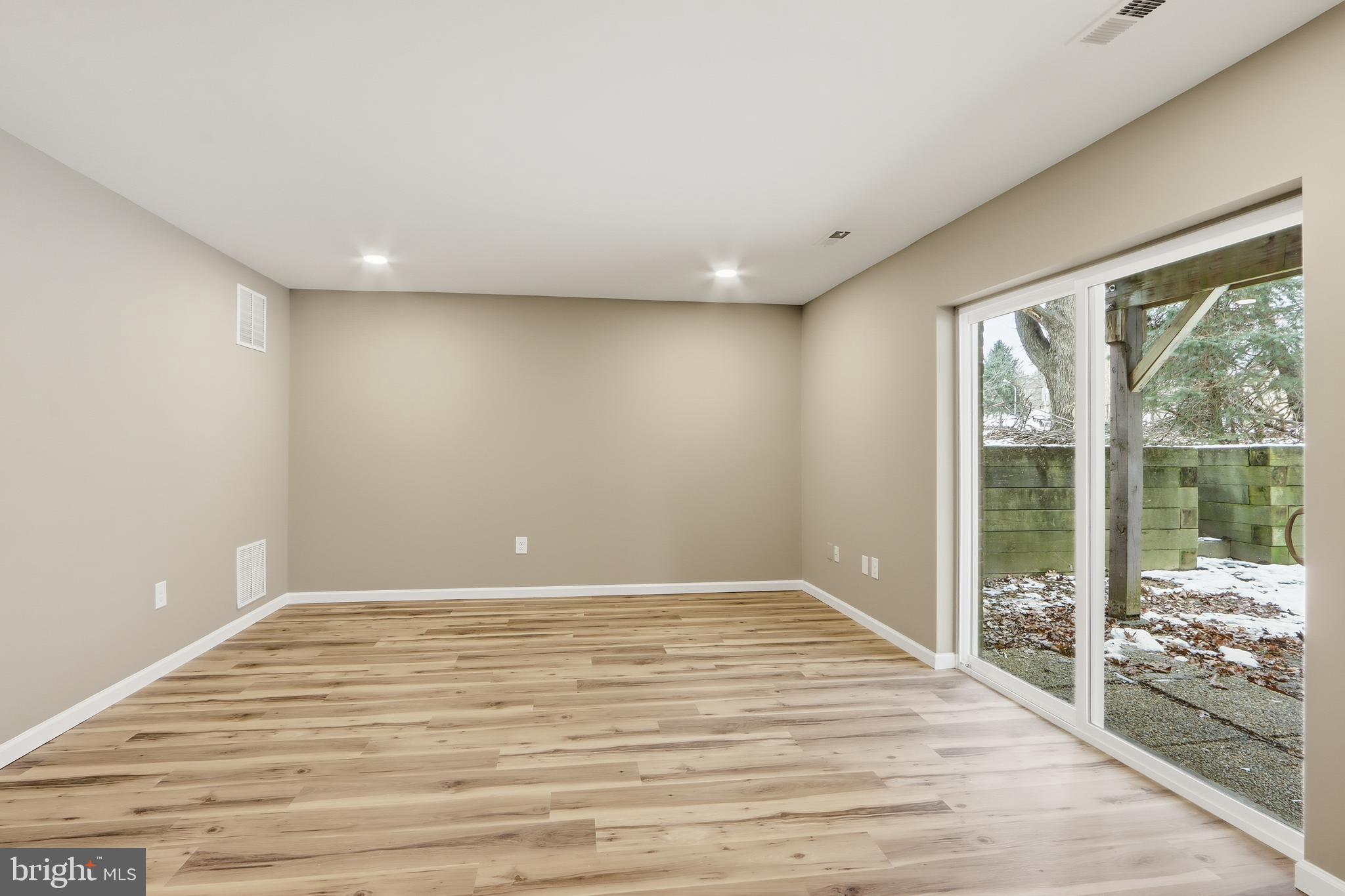 VALLEY CROSSING - Residential